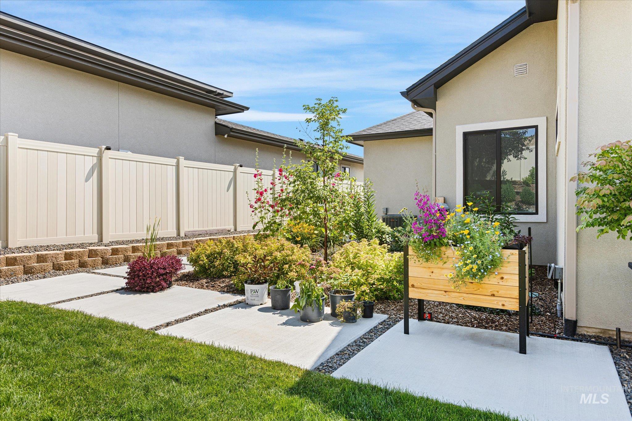 3329 N Cherry Laurel Way, Star, Idaho 83669, 4 Bedrooms, 3 Bathrooms, Residential For Sale, Price $819,900,MLS 98988532