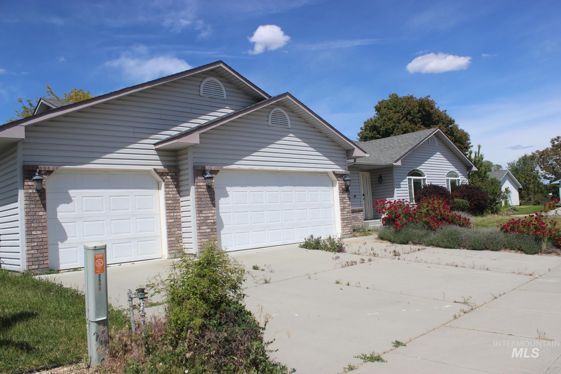 2509 SW 1st Ave, Ontario, Oregon 97914, 3 Bedrooms, 2 Bathrooms, Residential For Sale, Price $390,000,MLS 98988534