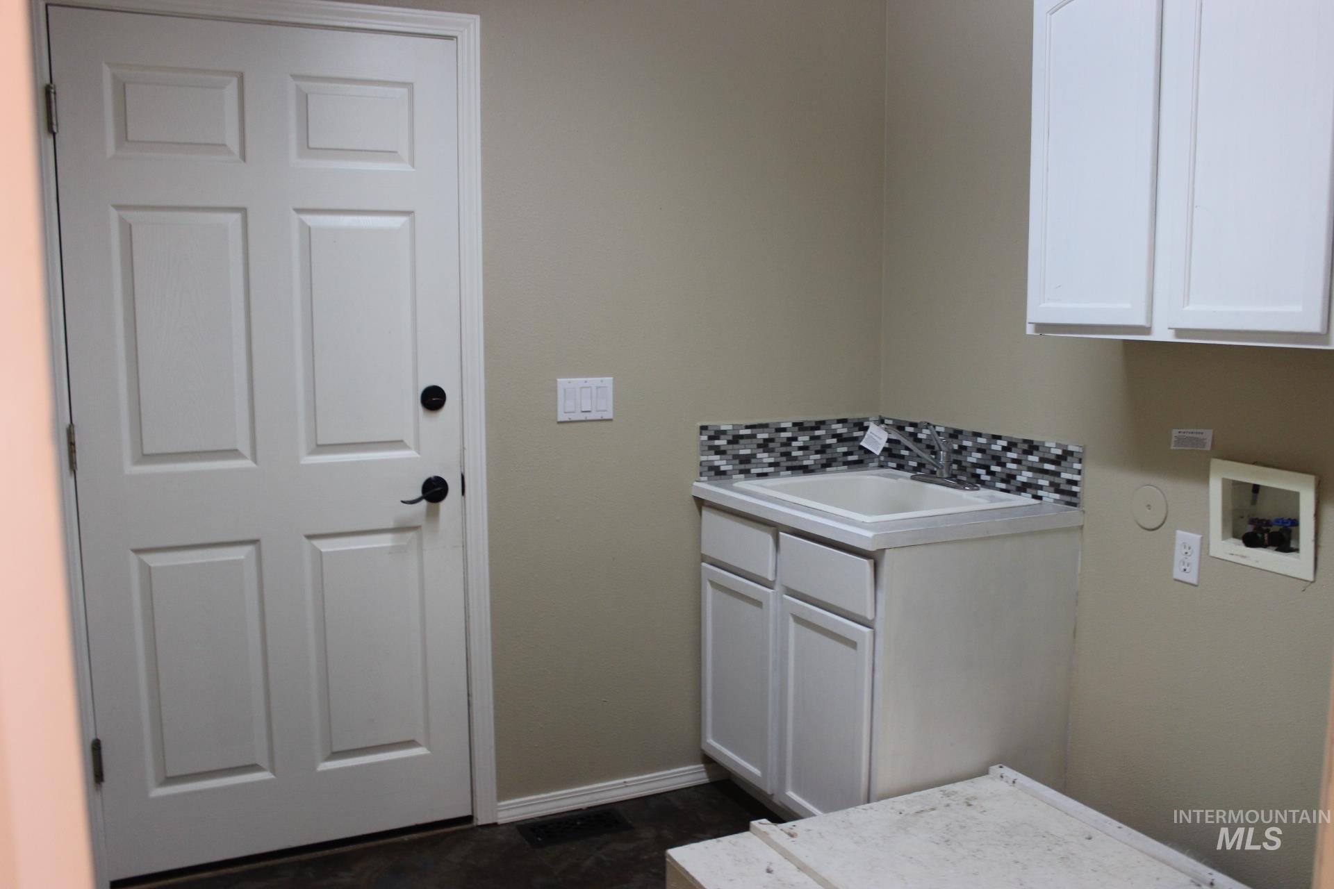 2509 SW 1st Ave, Ontario, Oregon 97914, 3 Bedrooms, 2 Bathrooms, Residential For Sale, Price $390,000,MLS 98988534