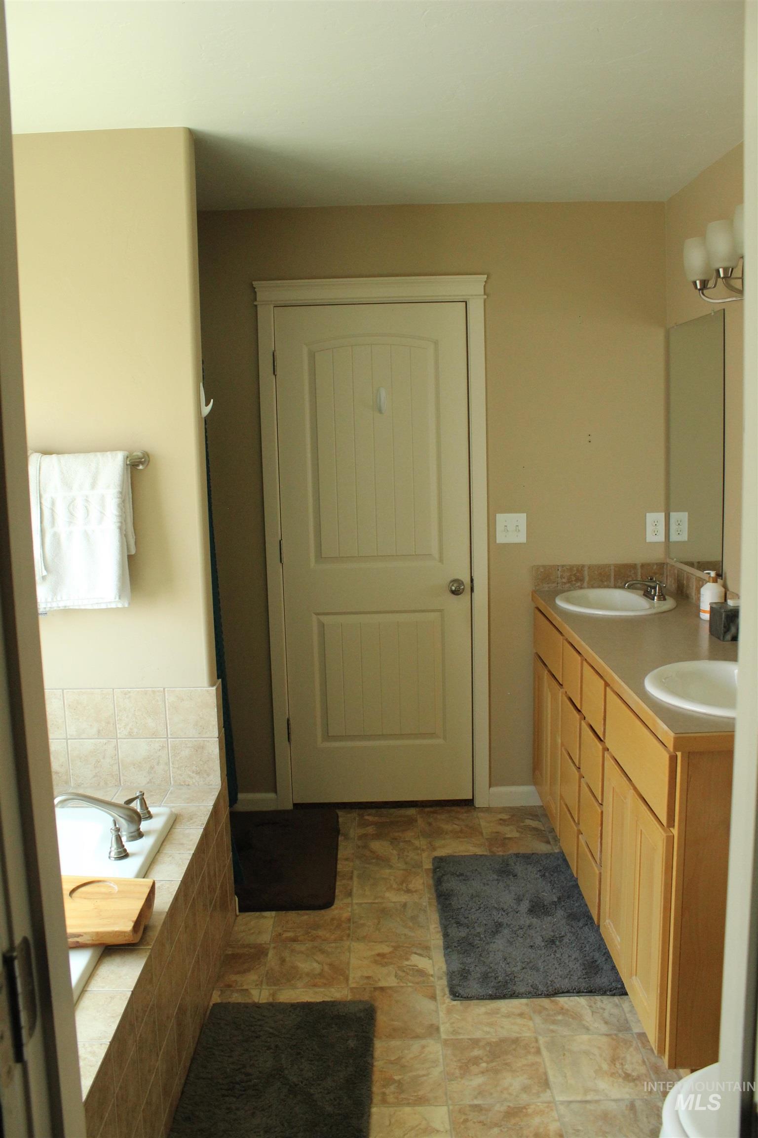 1121 Kelly Ave, Kimberly, Idaho 83341, 3 Bedrooms, 2 Bathrooms, Residential For Sale, Price $420,000, 98988535