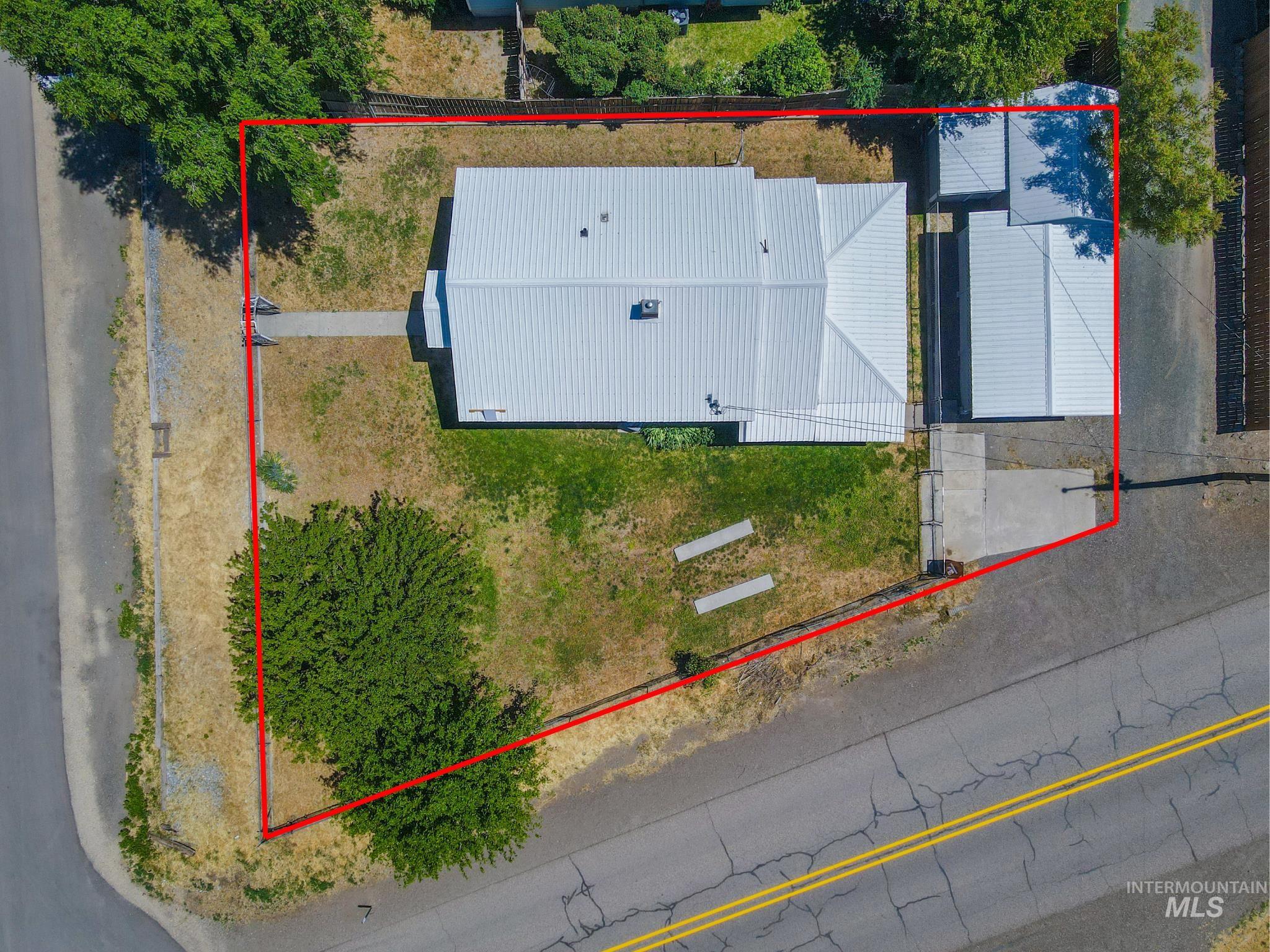 370 E Jefferson, Huntington, Oregon 97907-0000, 2 Bedrooms, 1 Bathroom, Residential For Sale, Price $179,999,MLS 98988537