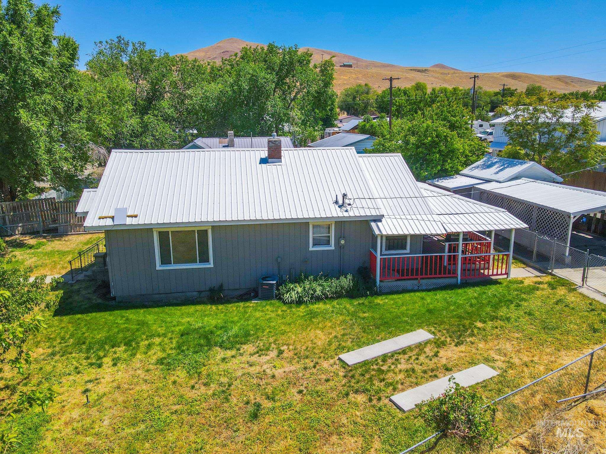 370 E Jefferson, Huntington, Oregon 97907-0000, 2 Bedrooms, 1 Bathroom, Residential For Sale, Price $179,999,MLS 98988537