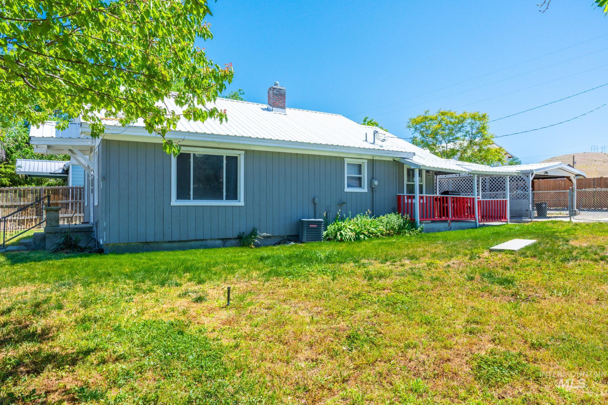 370 E Jefferson, Huntington, Oregon 97907-0000, 2 Bedrooms, 1 Bathroom, Residential For Sale, Price $179,999,MLS 98988537