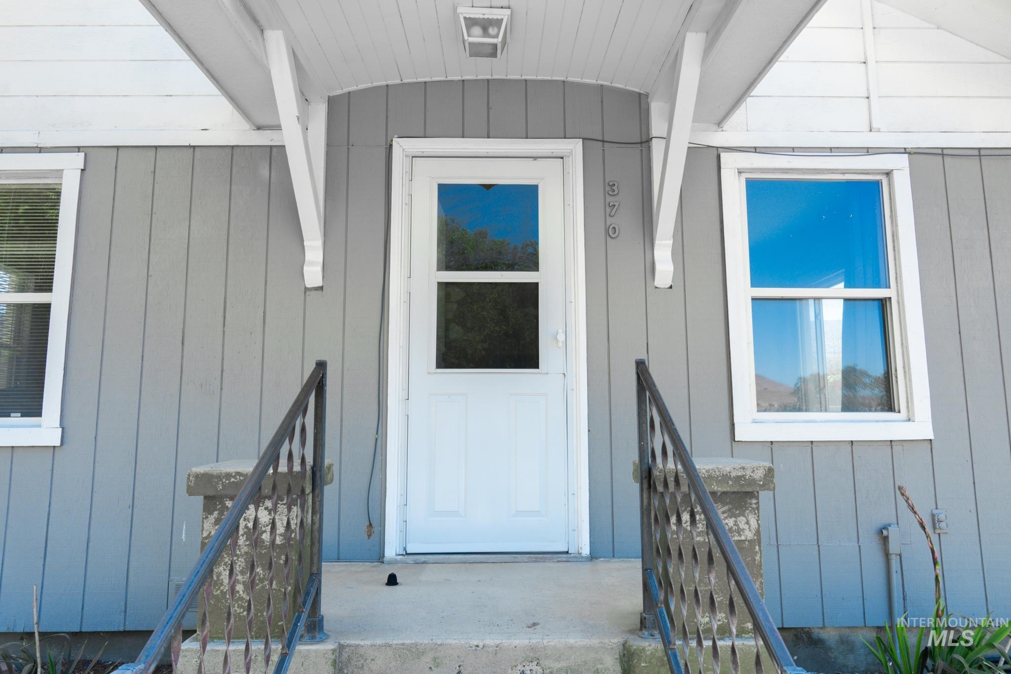 370 E Jefferson, Huntington, Oregon 97907-0000, 2 Bedrooms, 1 Bathroom, Residential For Sale, Price $179,999,MLS 98988537