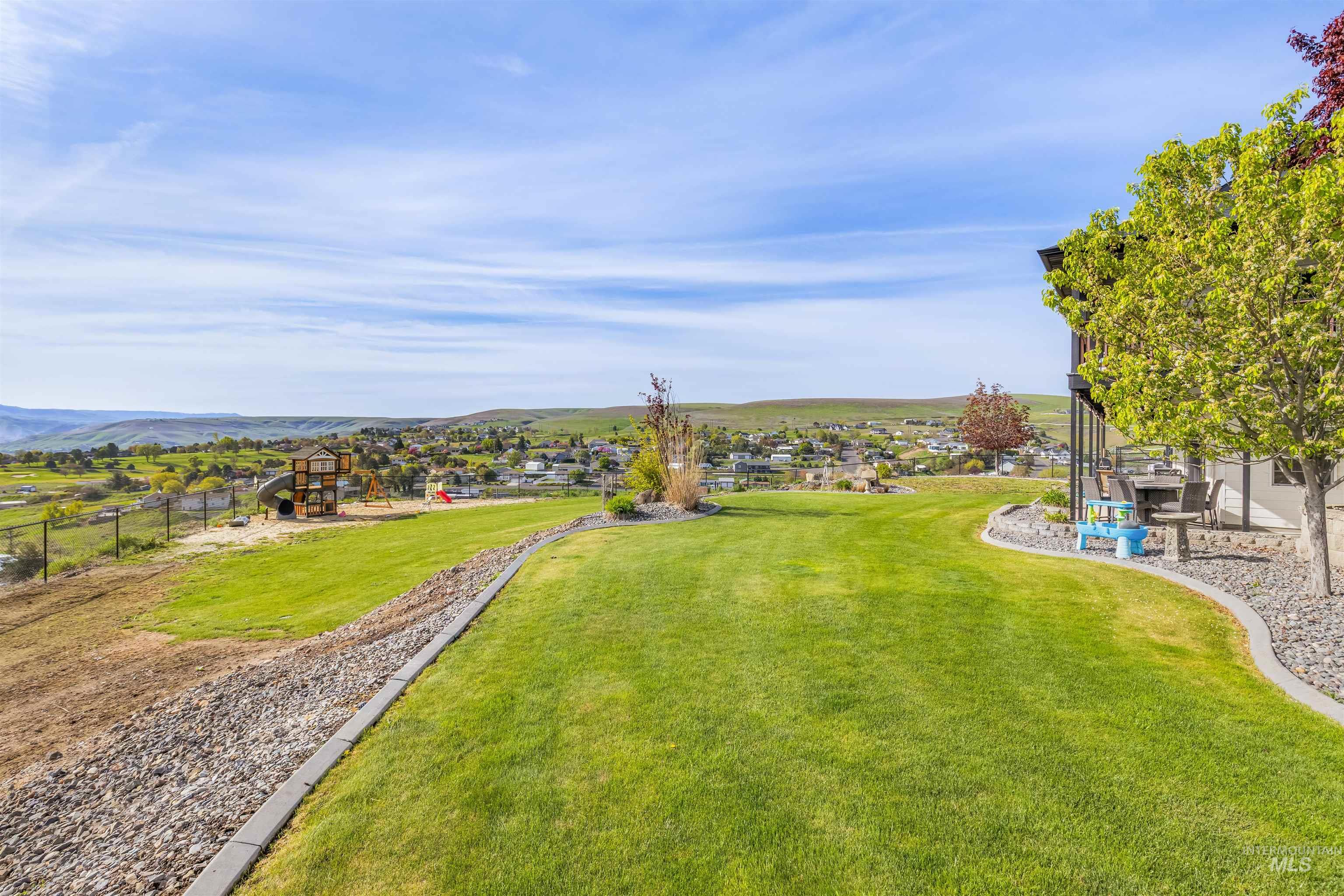 3151 21st Street, Clarkston, Washington 99403, 4 Bedrooms, 4 Bathrooms, Residential For Sale, Price $950,000,MLS 98988540