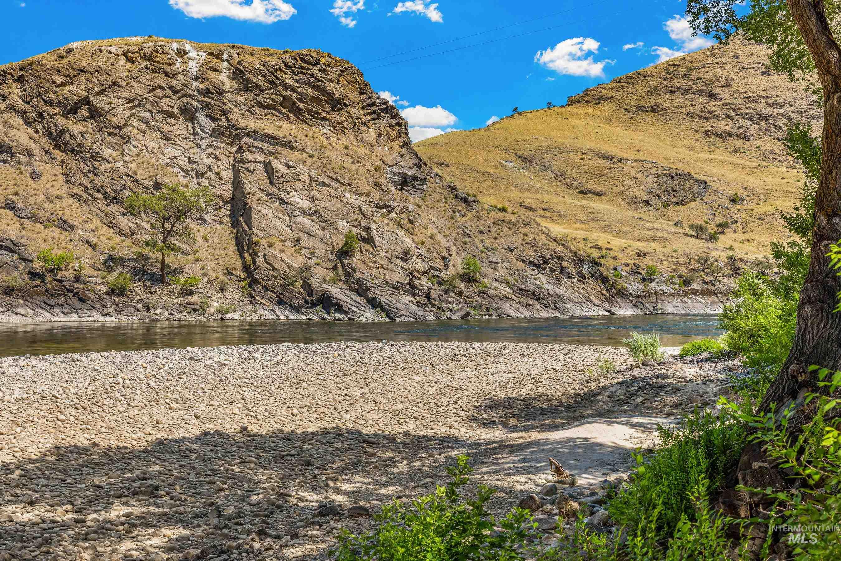 1432 #4 Salmon Drive, Riggins, Idaho 83549, 1 Bedroom, 1 Bathroom, Residential For Sale, Price $295,000,MLS 98988543
