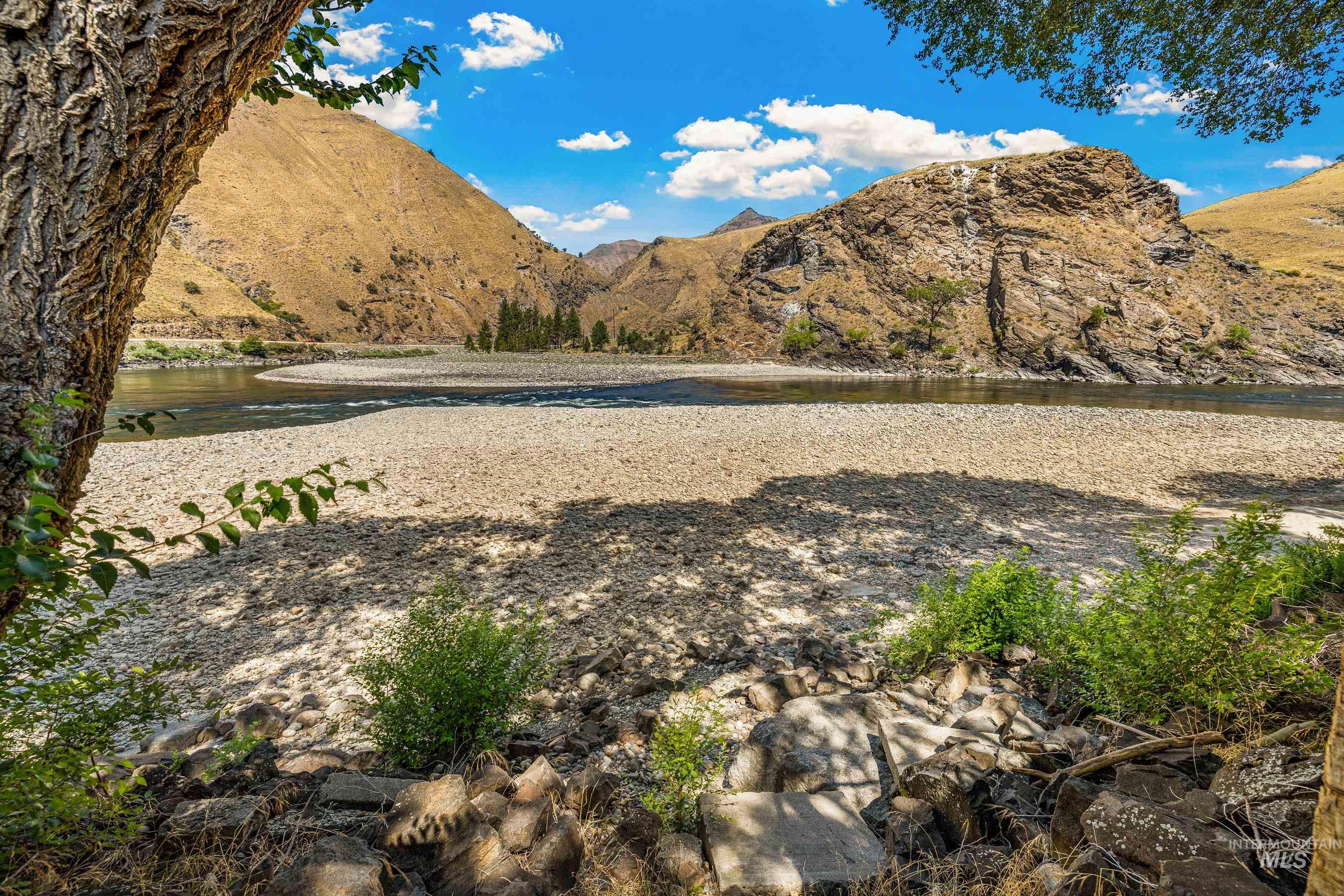 1432 #4 Salmon Drive, Riggins, Idaho 83549, 1 Bedroom, 1 Bathroom, Residential For Sale, Price $295,000,MLS 98988543