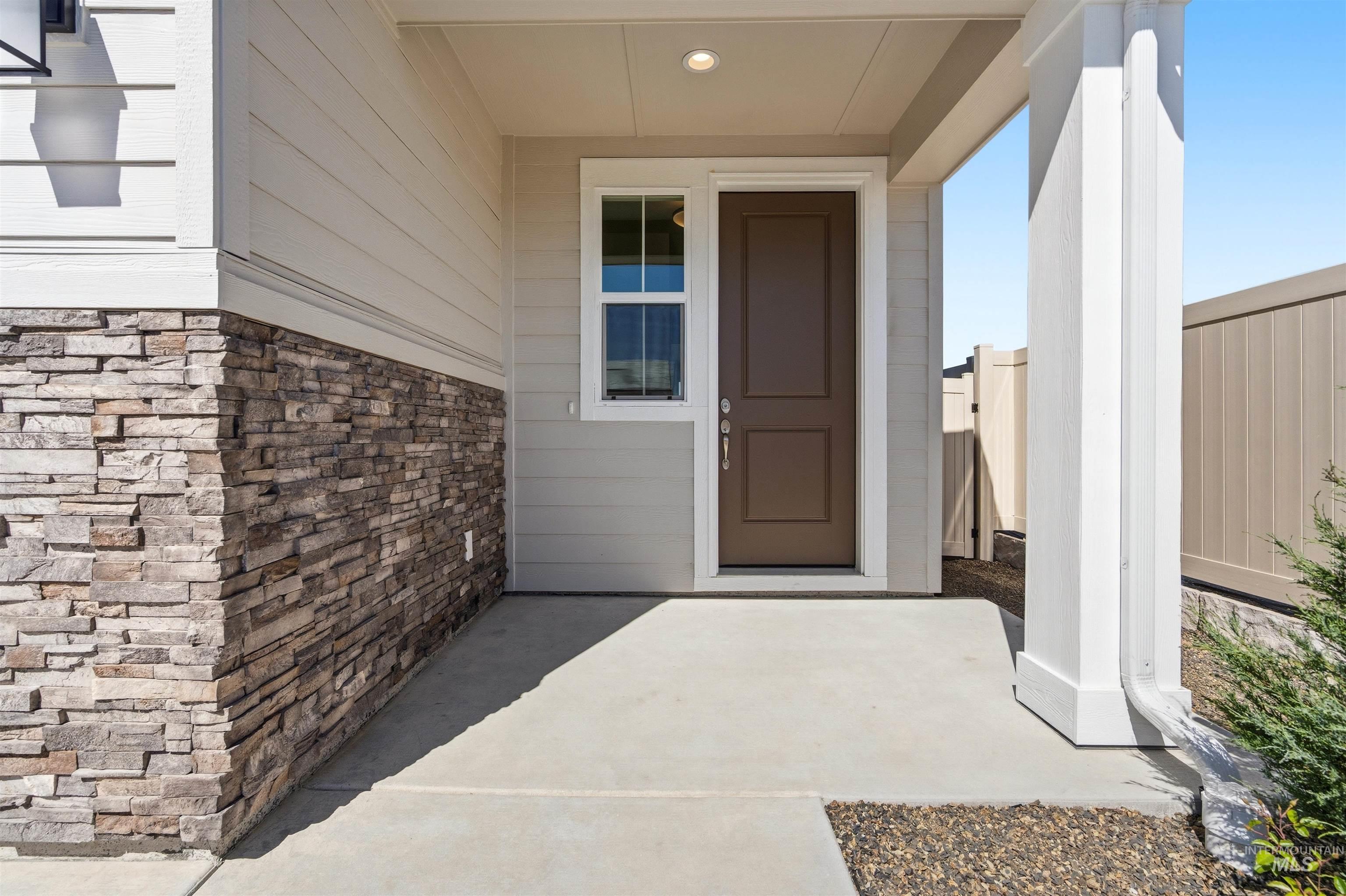 5913 W Parachute Dr, Meridian, Idaho 83646, 3 Bedrooms, 2.5 Bathrooms, Residential For Sale, Price $579,990,MLS 98988544