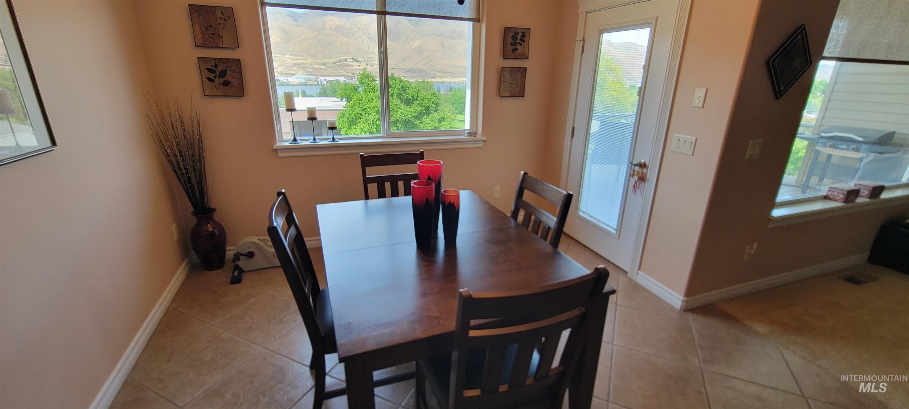 910 Vineland, Clarkston, Washington 99403, 3 Bedrooms, 3 Bathrooms, Residential For Sale, Price $474,900,MLS 98988546