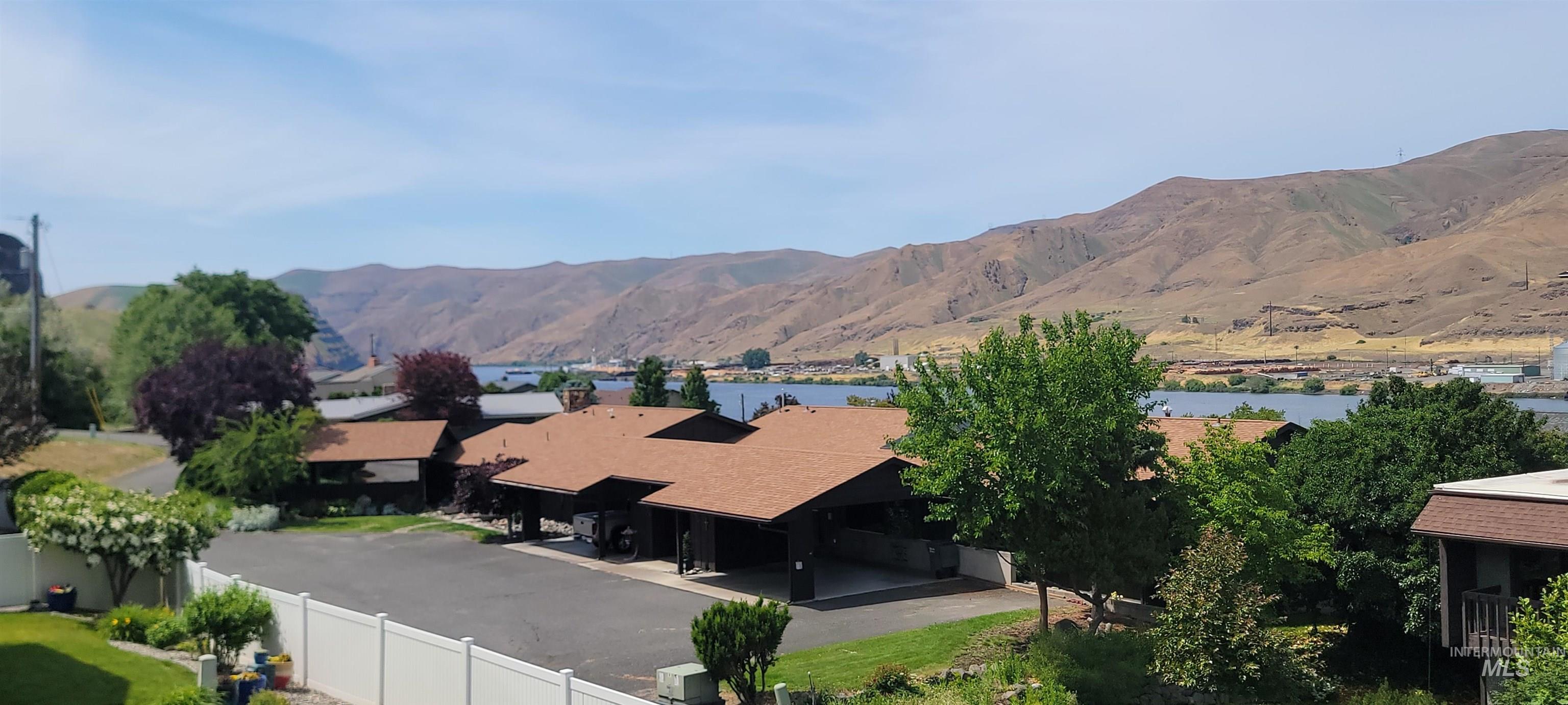 910 Vineland, Clarkston, Washington 99403, 3 Bedrooms, 3 Bathrooms, Residential For Sale, Price $474,900,MLS 98988546