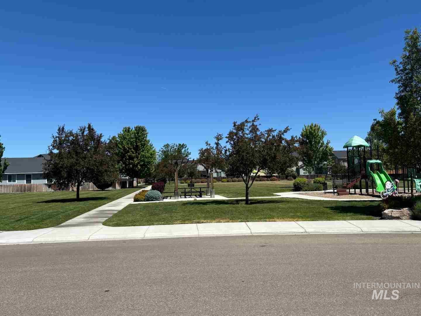 1193 W Crosswind Dr, Meridian, Idaho 83646, 3 Bedrooms, 2 Bathrooms, Residential For Sale, Price $425,000,MLS 98988550