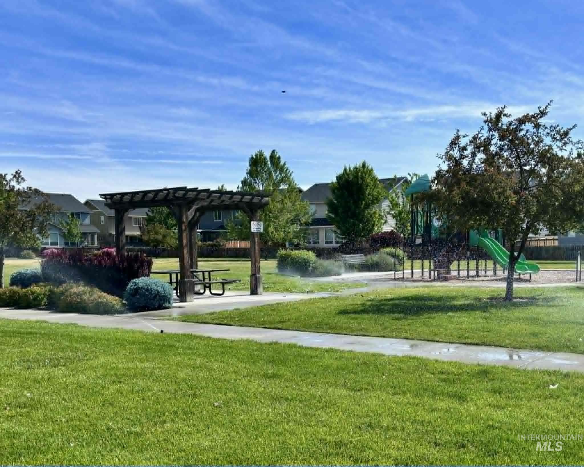 1193 W Crosswind Dr, Meridian, Idaho 83646, 3 Bedrooms, 2 Bathrooms, Residential For Sale, Price $425,000,MLS 98988550