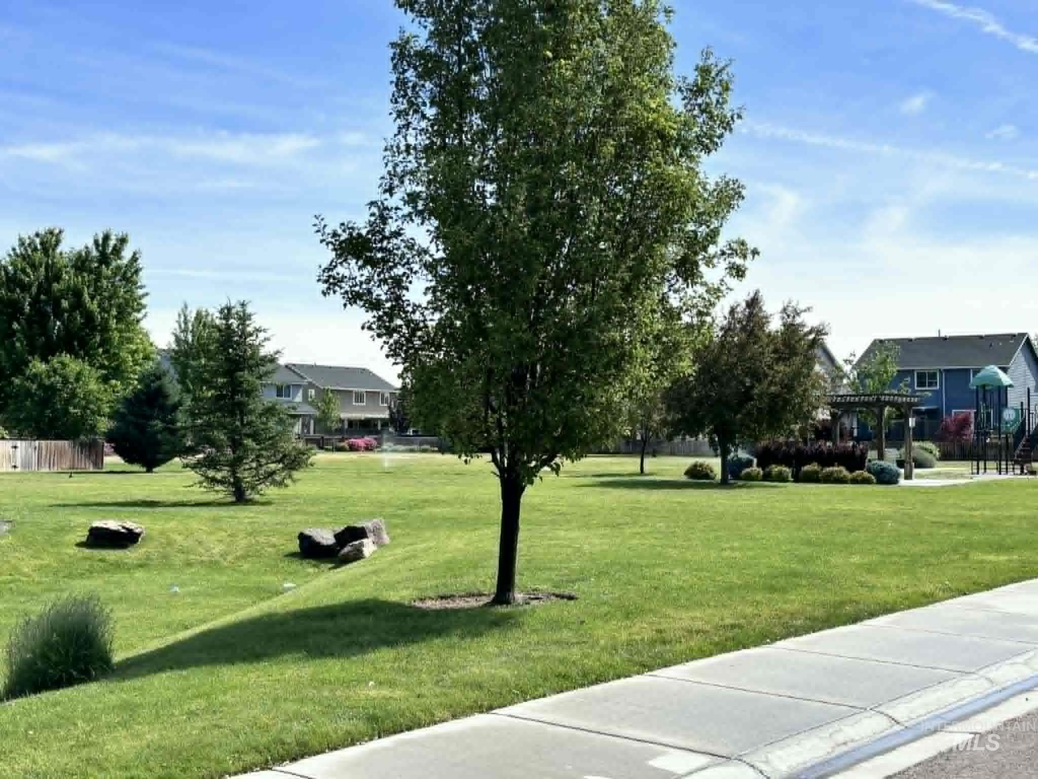 1193 W Crosswind Dr, Meridian, Idaho 83646, 3 Bedrooms, 2 Bathrooms, Residential For Sale, Price $425,000,MLS 98988550