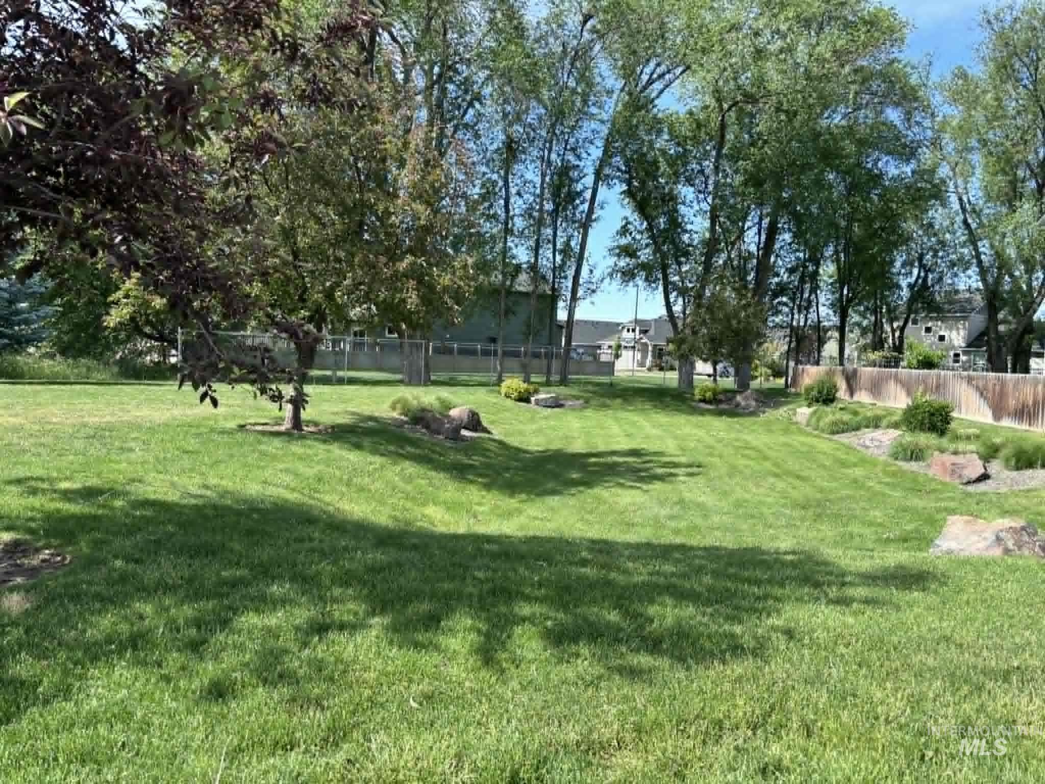 1193 W Crosswind Dr, Meridian, Idaho 83646, 3 Bedrooms, 2 Bathrooms, Residential For Sale, Price $425,000,MLS 98988550