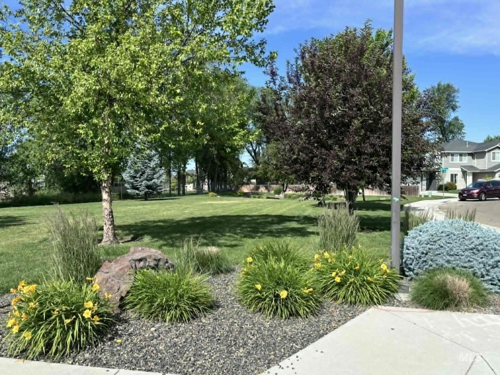 1193 W Crosswind Dr, Meridian, Idaho 83646, 3 Bedrooms, 2 Bathrooms, Residential For Sale, Price $425,000,MLS 98988550