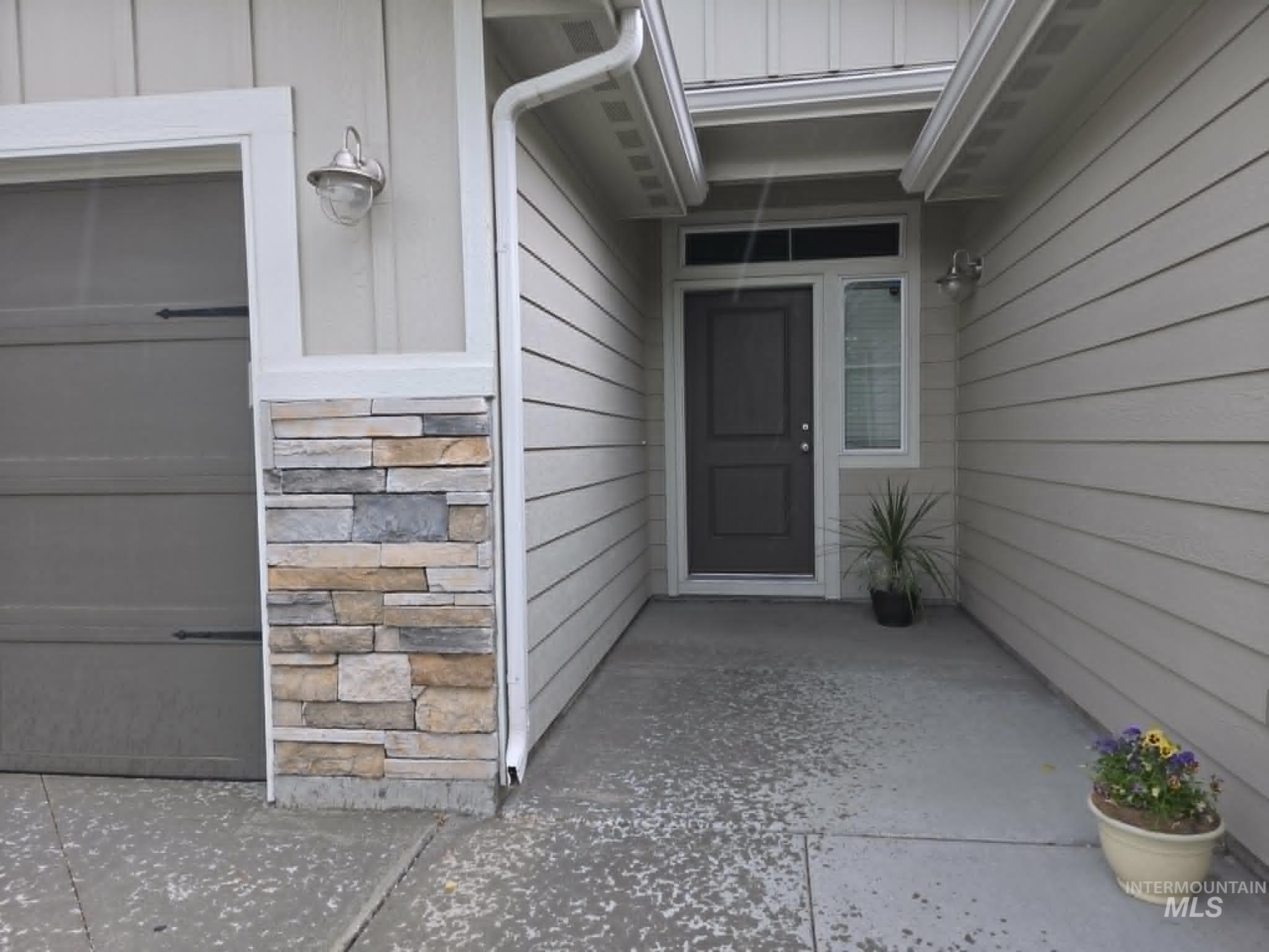 1193 W Crosswind Dr, Meridian, Idaho 83646, 3 Bedrooms, 2 Bathrooms, Residential For Sale, Price $425,000,MLS 98988550
