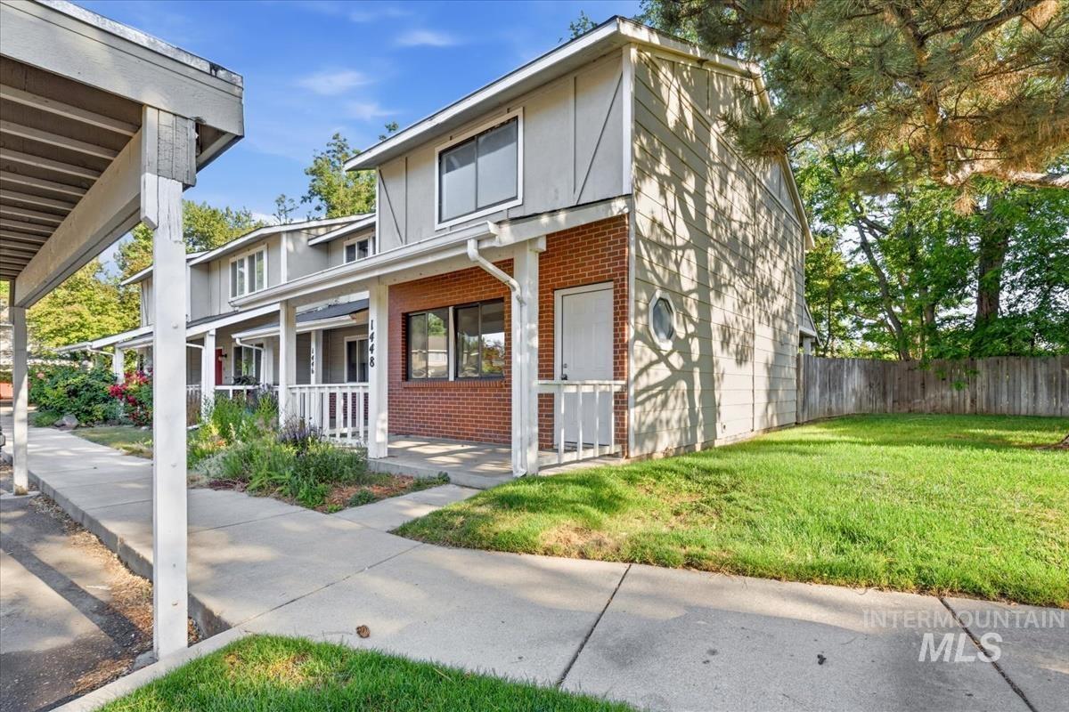 1448 E Carter Lane, Boise, Idaho 83706, 2 Bedrooms, 1.5 Bathrooms, Residential For Sale, Price $324,000,MLS 98988558