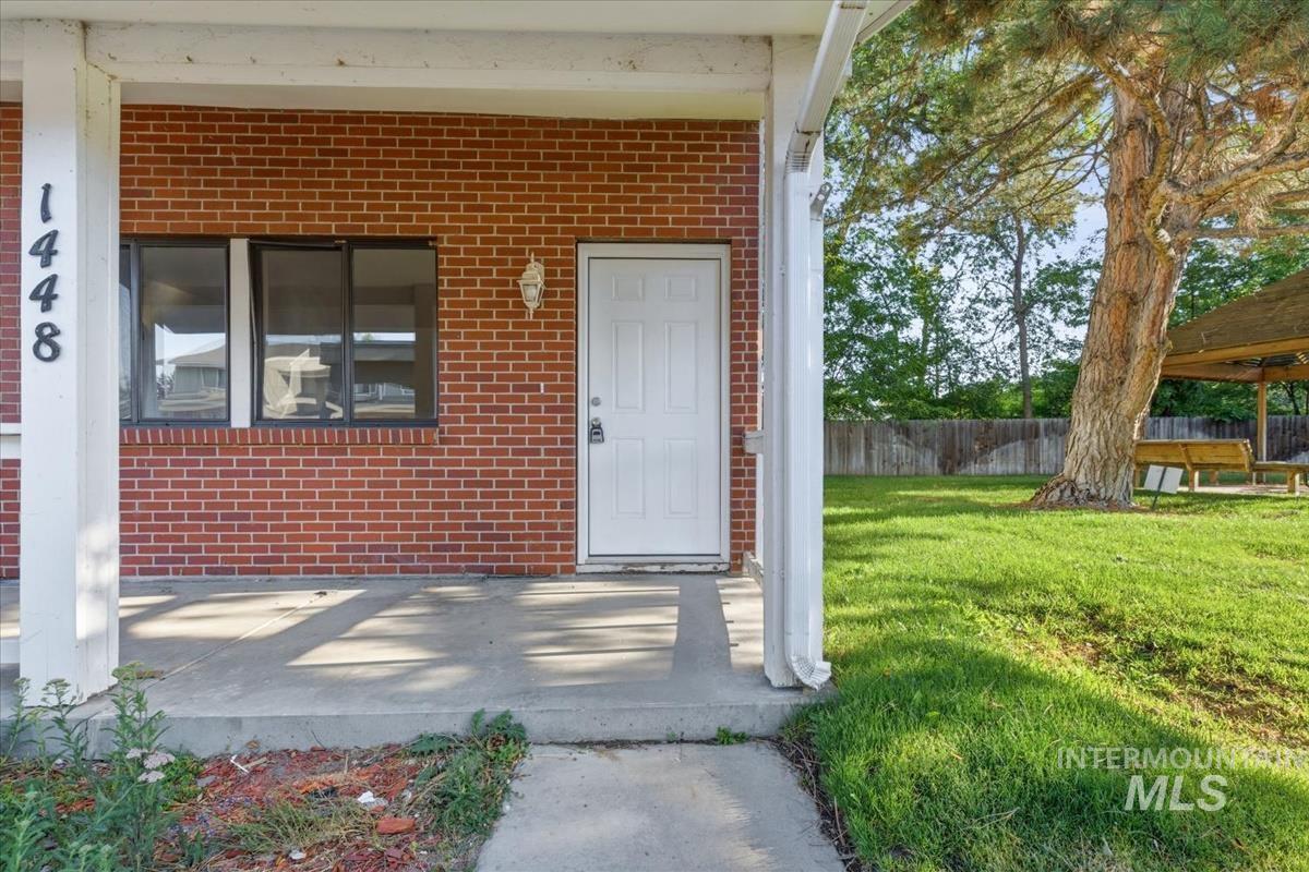 1448 E Carter Lane, Boise, Idaho 83706, 2 Bedrooms, 1.5 Bathrooms, Residential For Sale, Price $324,000,MLS 98988558