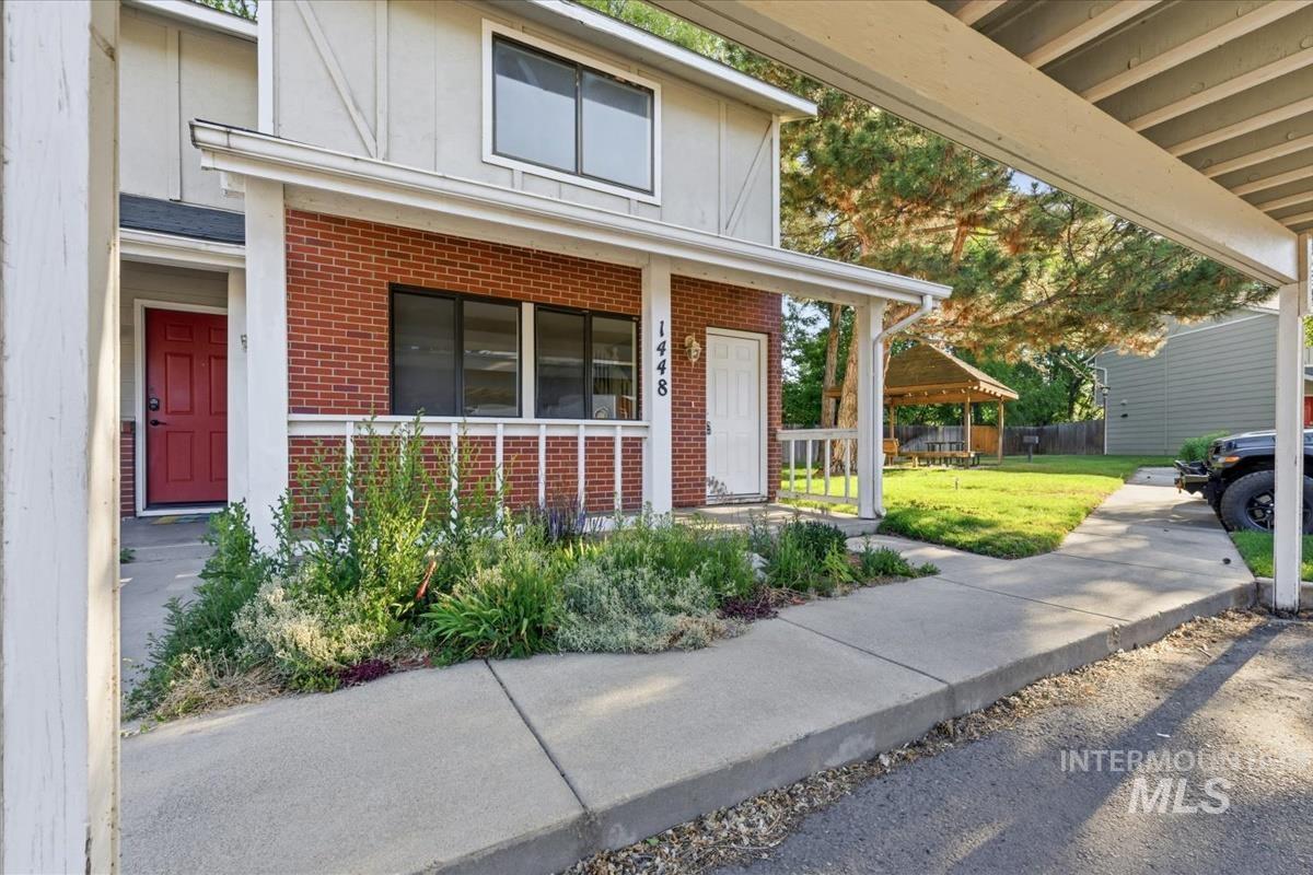1448 E Carter Lane, Boise, Idaho 83706, 2 Bedrooms, 1.5 Bathrooms, Residential For Sale, Price $324,000,MLS 98988558