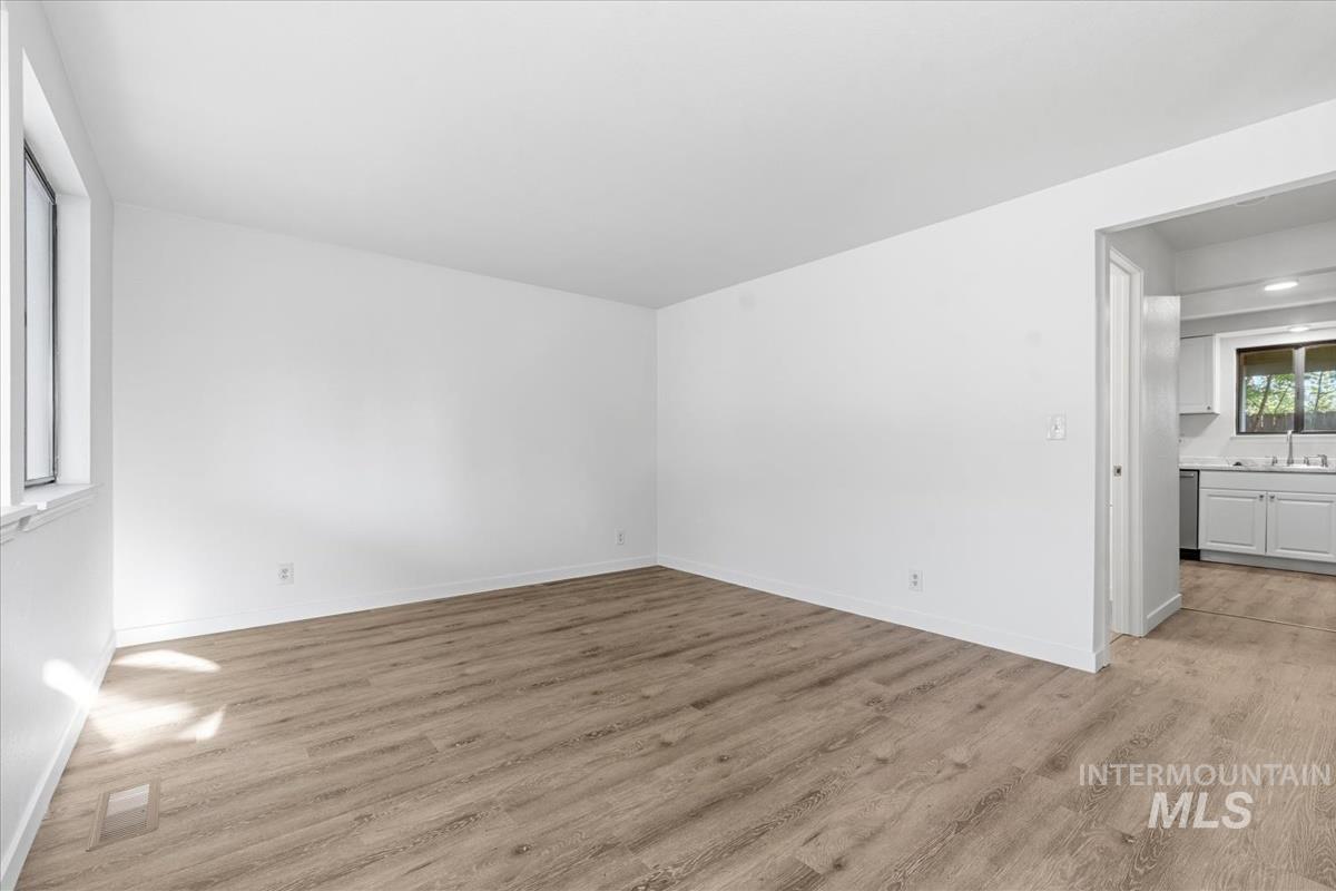 1448 E Carter Lane, Boise, Idaho 83706, 2 Bedrooms, 1.5 Bathrooms, Residential For Sale, Price $324,000,MLS 98988558