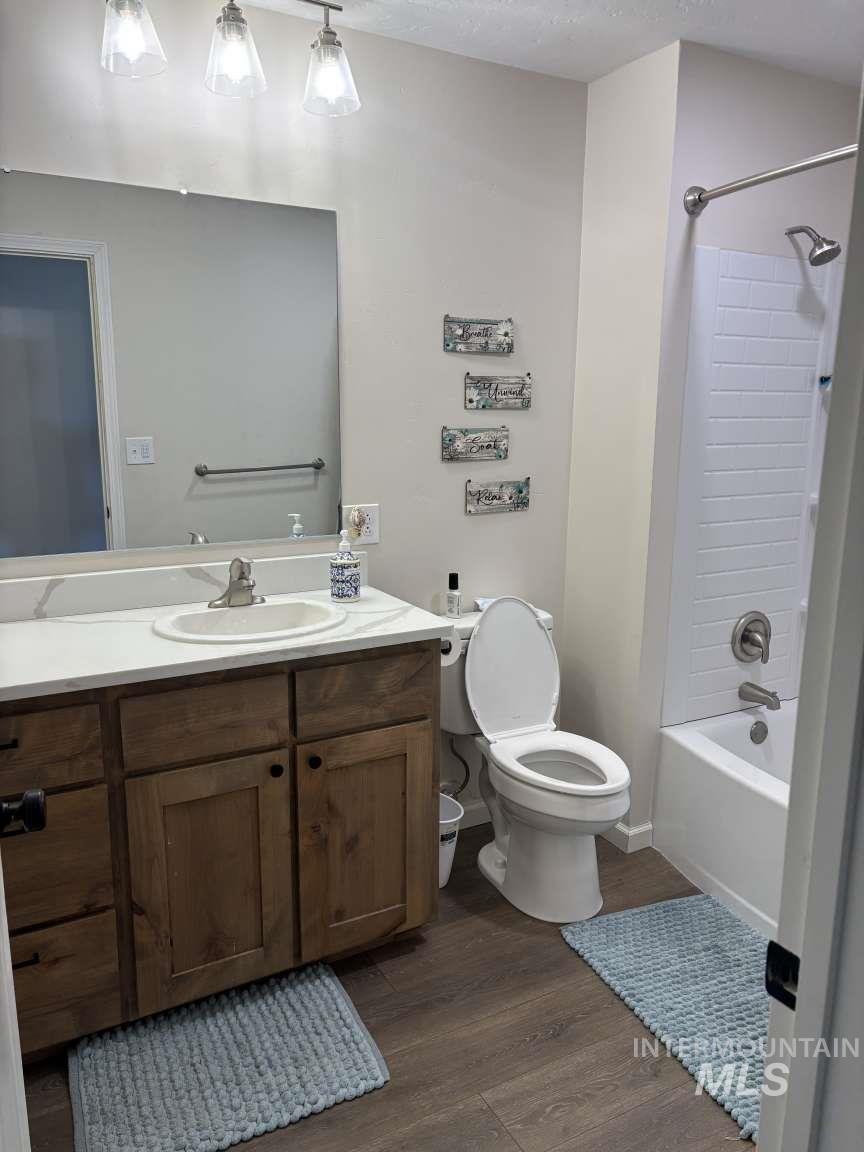 8819 W Holbrook Ave, Boise, Idaho 83704, 5 Bedrooms, 3 Bathrooms, Residential For Sale, Price $835,000,MLS 98988565