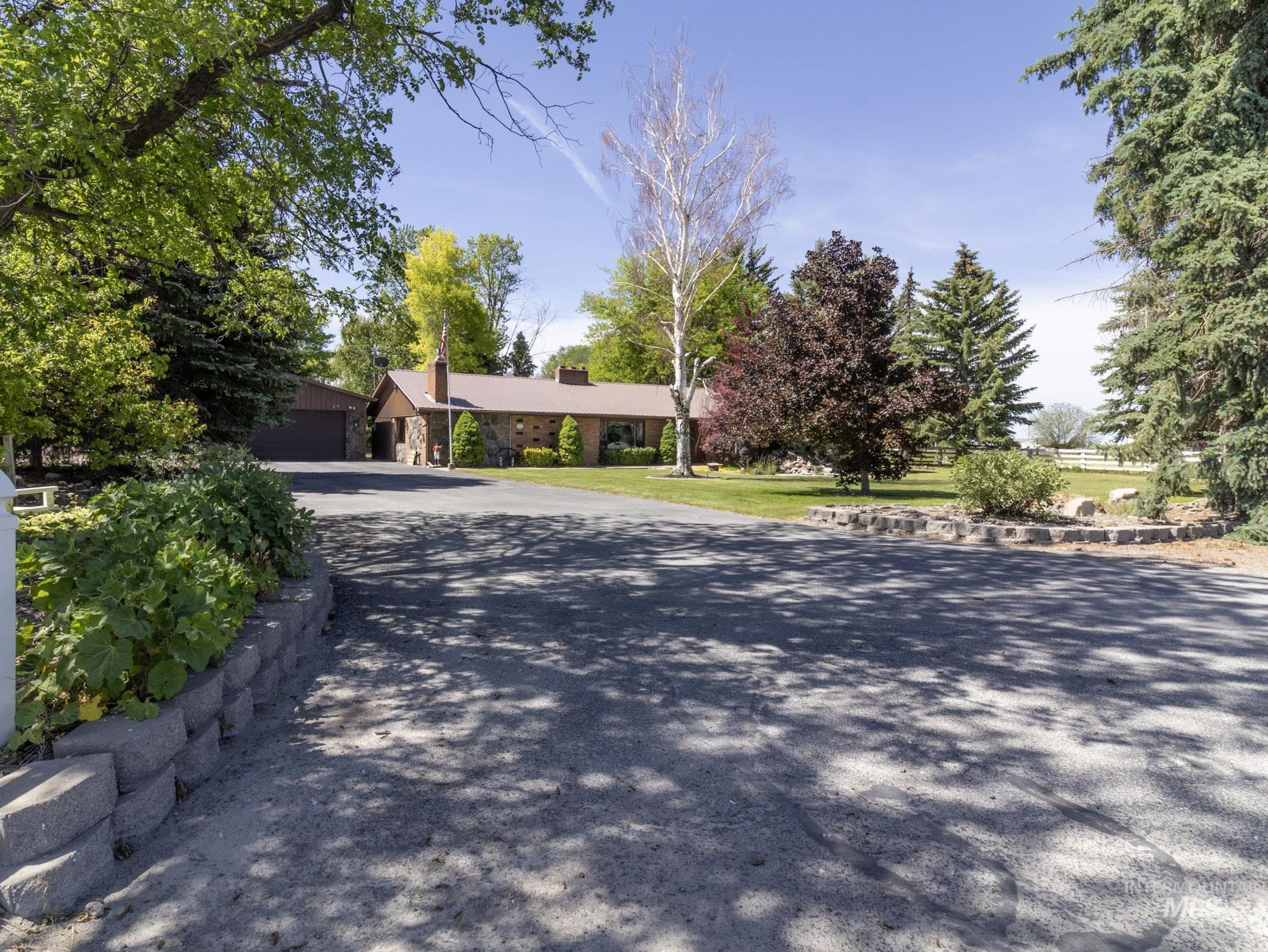 585 W Baseline Rd, Paul, Idaho 83347, 3 Bedrooms, 2 Bathrooms, Residential For Sale, Price $546,500,MLS 98988571