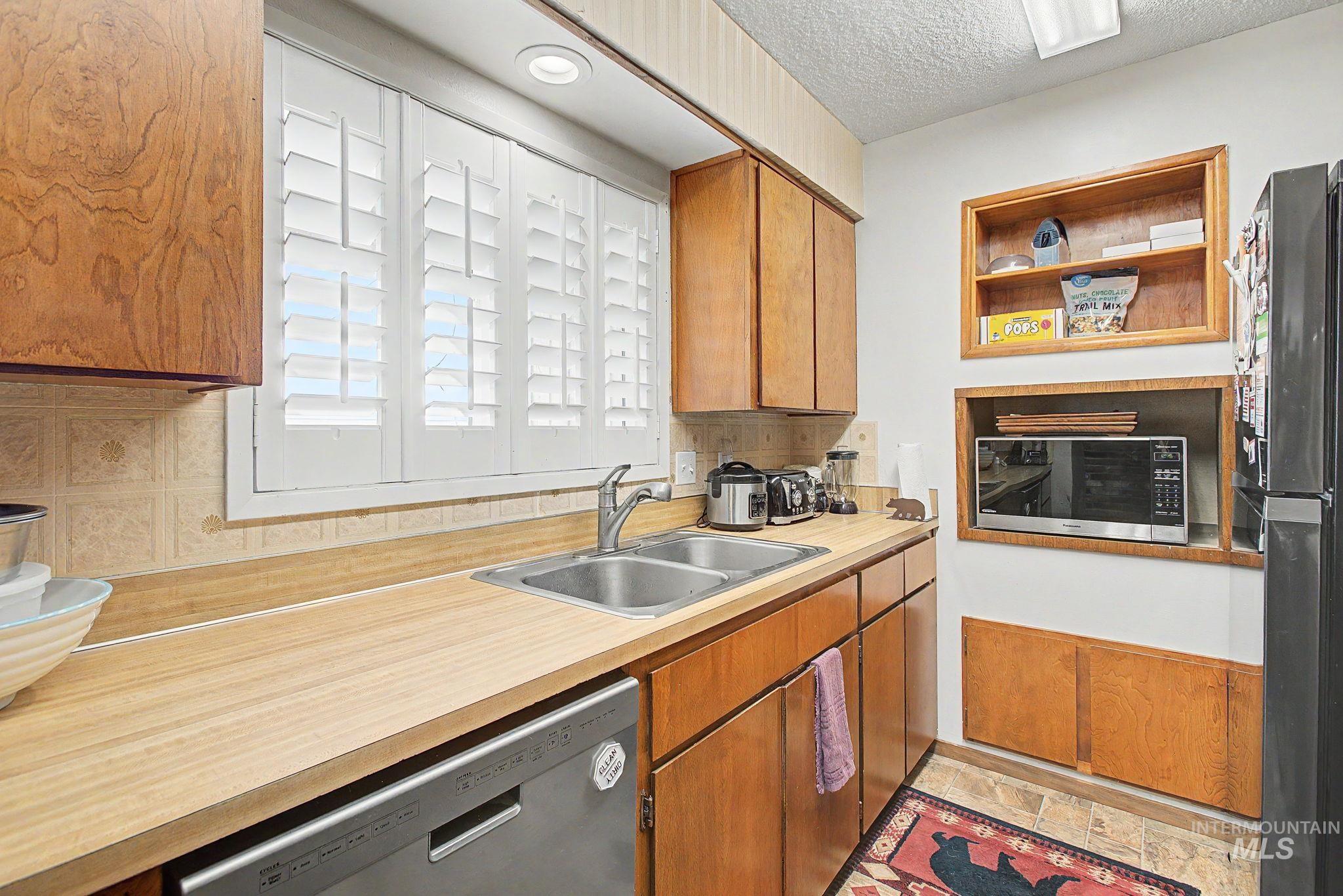 823 Grelle Dr., Lewiston, Idaho 83501, 3 Bedrooms, 2 Bathrooms, Residential For Sale, Price $359,700,MLS 98988572