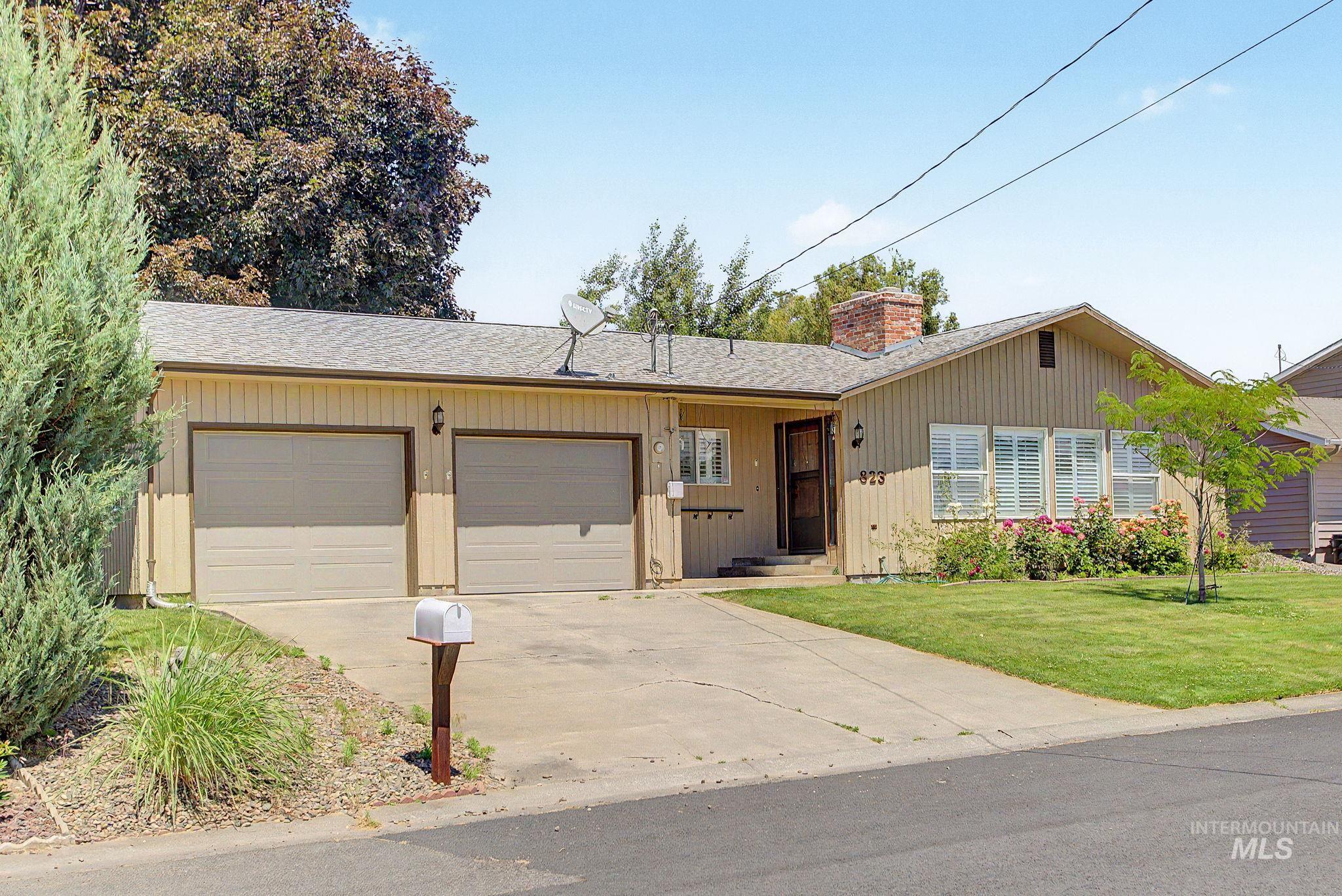 823 Grelle Dr., Lewiston, Idaho 83501, 3 Bedrooms, 2 Bathrooms, Residential For Sale, Price $359,700,MLS 98988572
