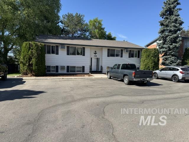 166 Crestview Drive, Twin Falls, Idaho 83301, 2 Bedrooms, 1 Bathroom, Residential Income For Sale, Price $645,000,MLS 98988575