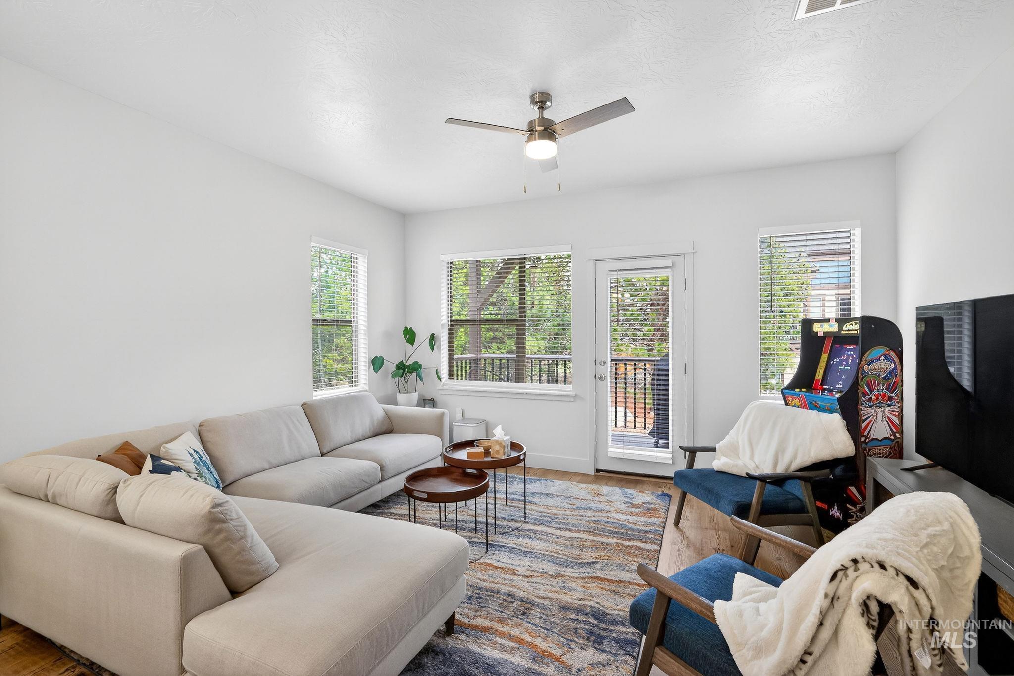 311 Broken Ridge Way, McCall, Idaho 83638, 3 Bedrooms, 3 Bathrooms, Residential For Sale, Price $574,000,MLS 98988579