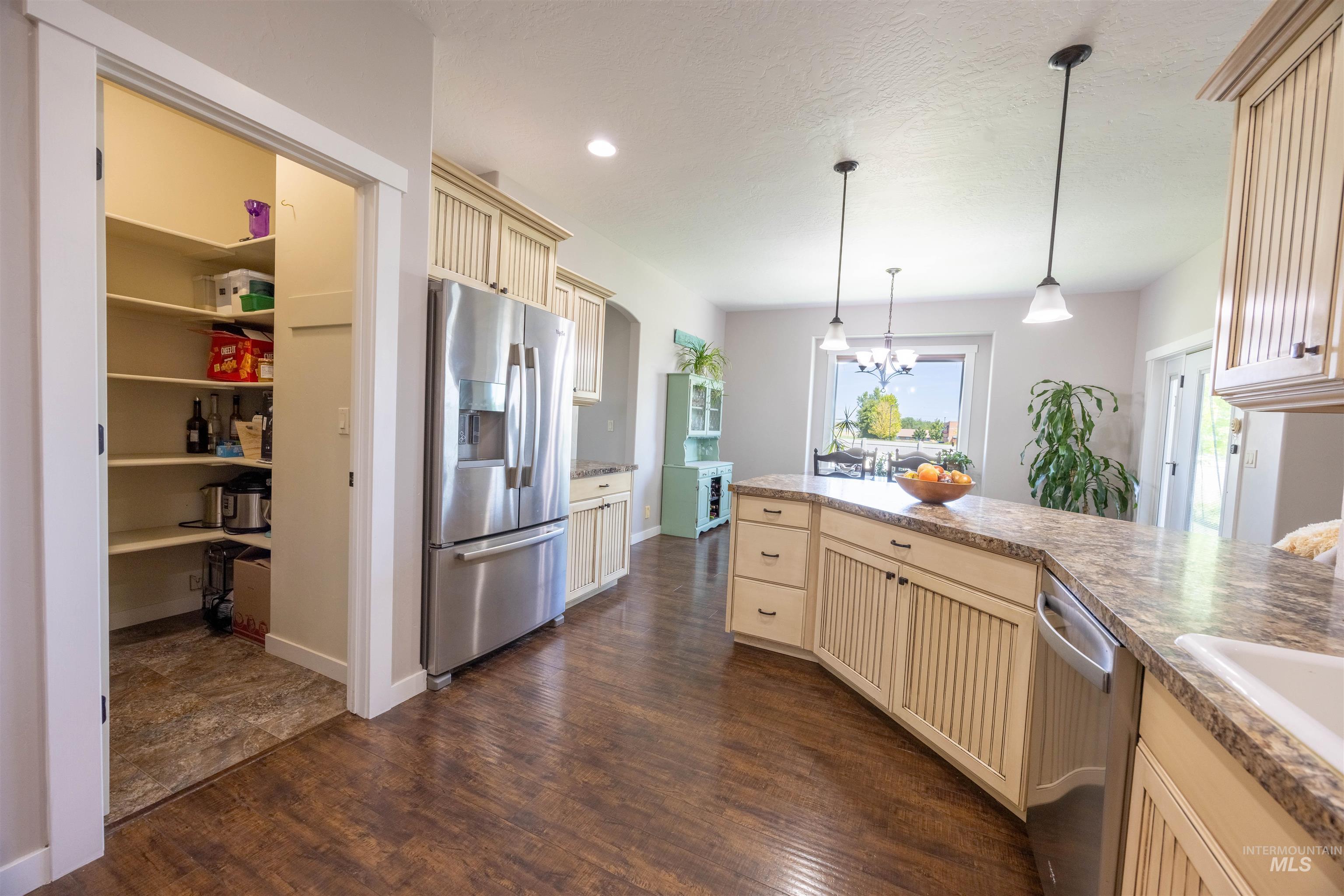 403 Appalachian Street, Caldwell, Idaho 83607, 3 Bedrooms, 2 Bathrooms, Residential For Sale, Price $547,900,MLS 98988580