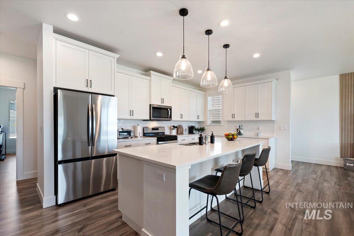 11592 W San Remo Dr., Nampa, Idaho 83686, 3 Bedrooms, 2 Bathrooms, Residential For Sale, Price $440,000,MLS 98988581