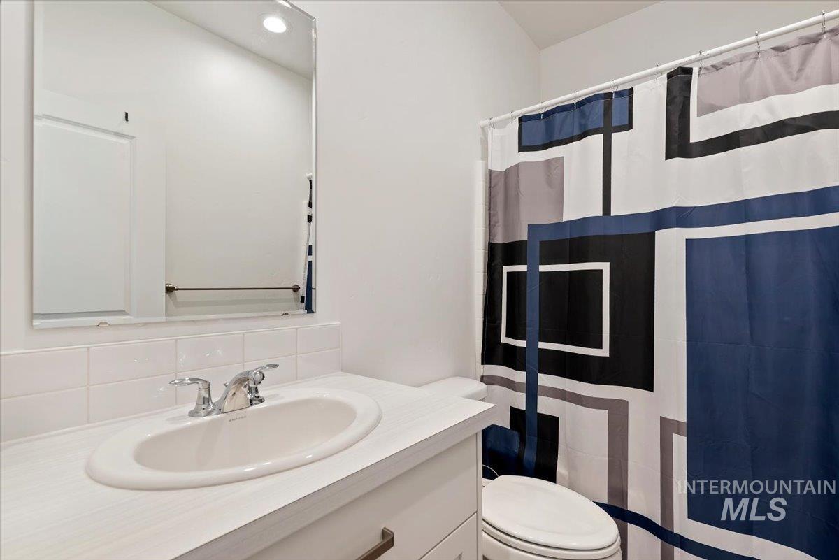11592 W San Remo Dr., Nampa, Idaho 83686, 3 Bedrooms, 2 Bathrooms, Residential For Sale, Price $440,000,MLS 98988581