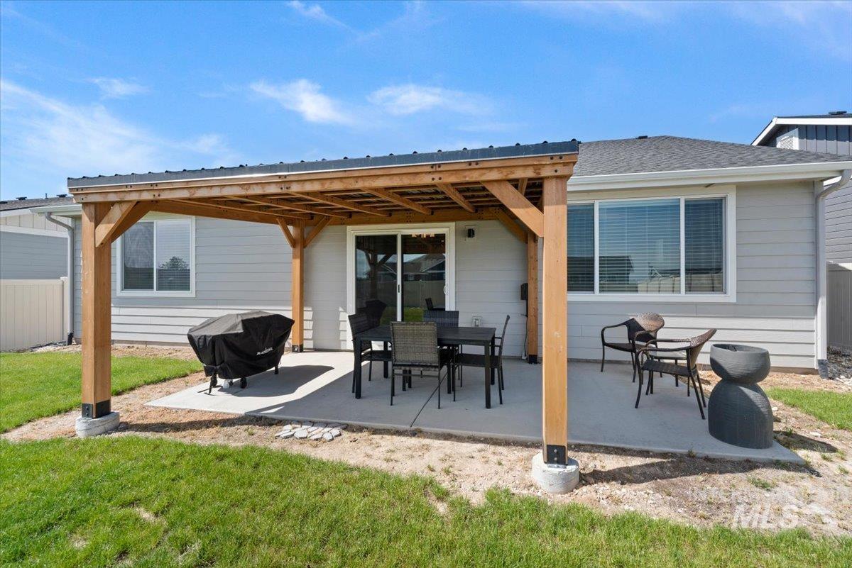 11592 W San Remo Dr., Nampa, Idaho 83686, 3 Bedrooms, 2 Bathrooms, Residential For Sale, Price $440,000,MLS 98988581