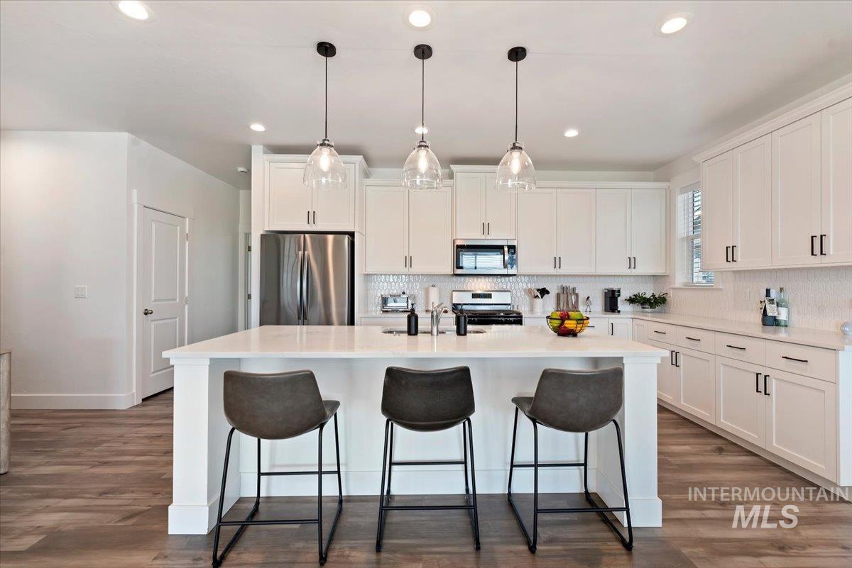 11592 W San Remo Dr., Nampa, Idaho 83686, 3 Bedrooms, 2 Bathrooms, Residential For Sale, Price $440,000,MLS 98988581