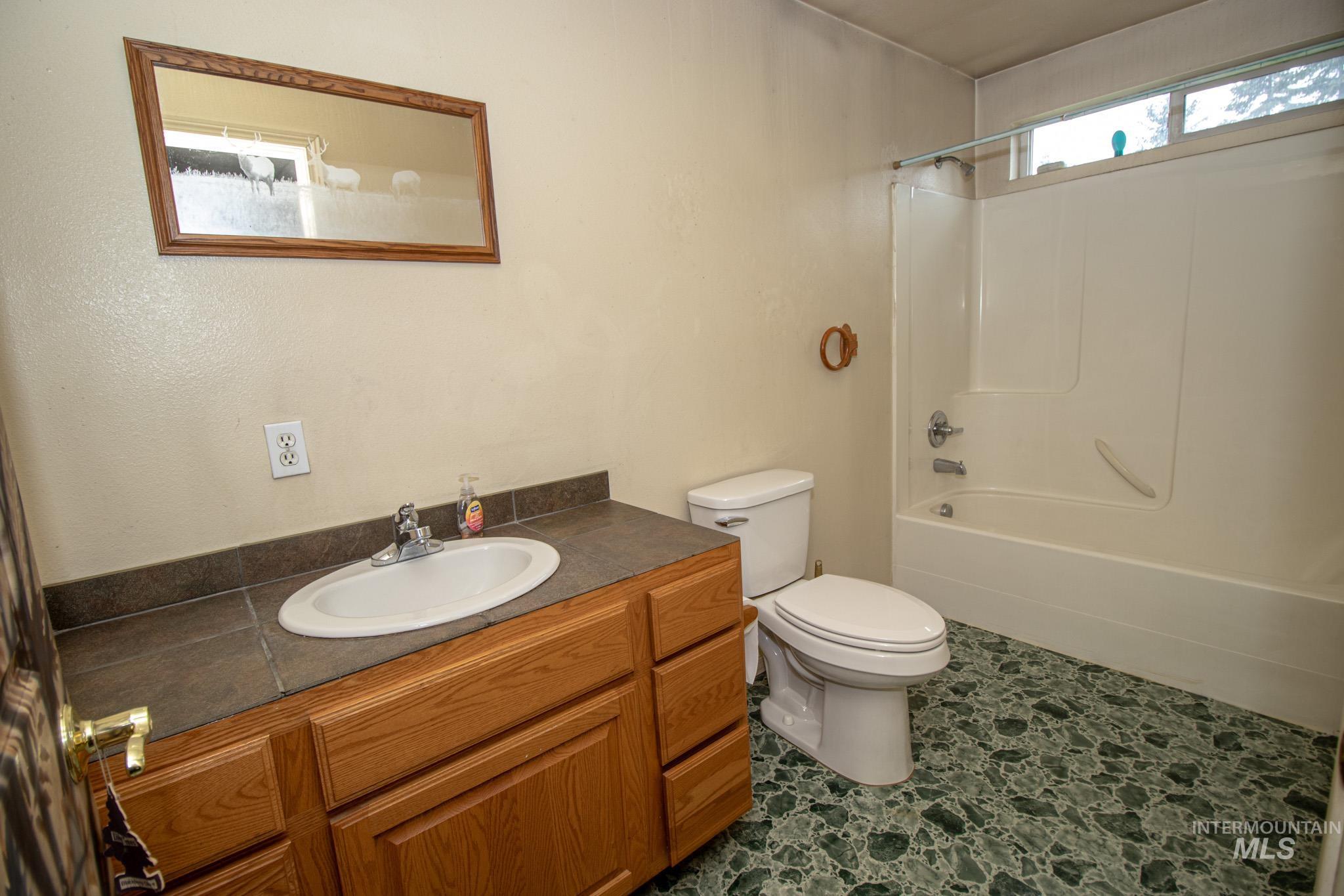668 Sagewood Dr, Orofino, Idaho 83544, 1 Bedroom, 2 Bathrooms, Residential For Sale, Price $335,000,MLS 98988583