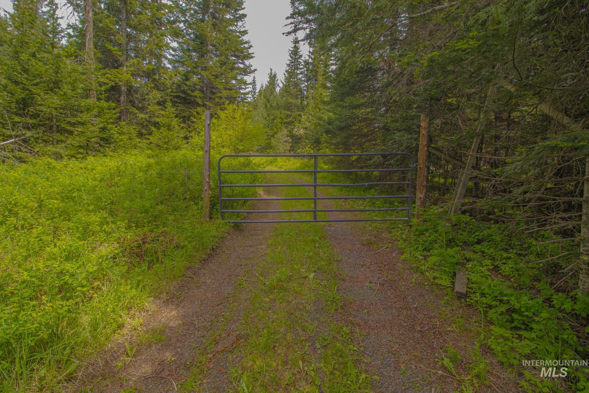 668 Sagewood Dr, Orofino, Idaho 83544, 1 Bedroom, 2 Bathrooms, Residential For Sale, Price $335,000,MLS 98988583