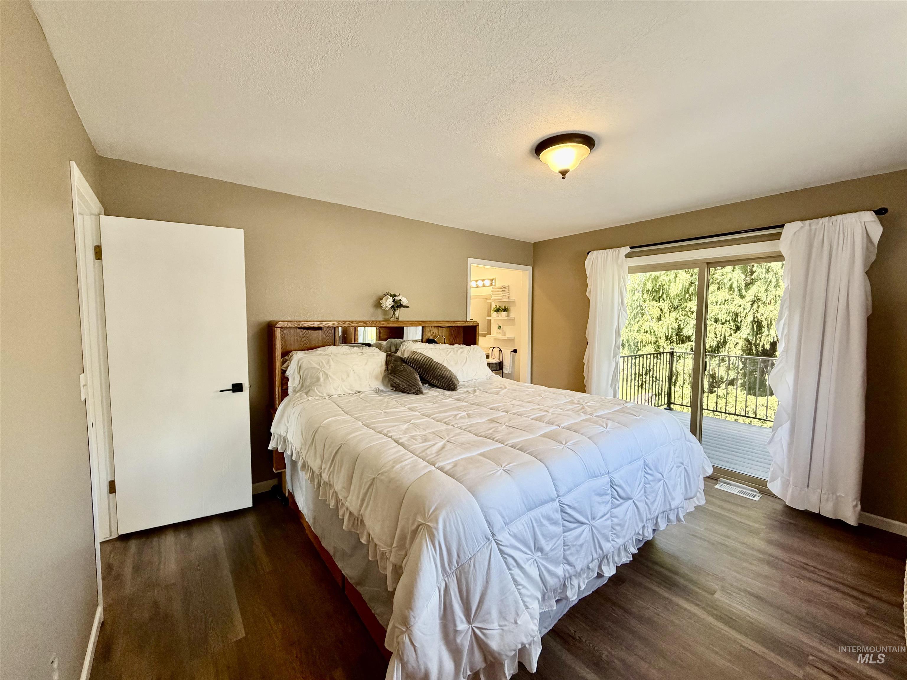 2502 Seaport Drive, Lewiston, Idaho 83501, 3 Bedrooms, 2.5 Bathrooms, Residential For Sale, Price $469,000,MLS 98988584
