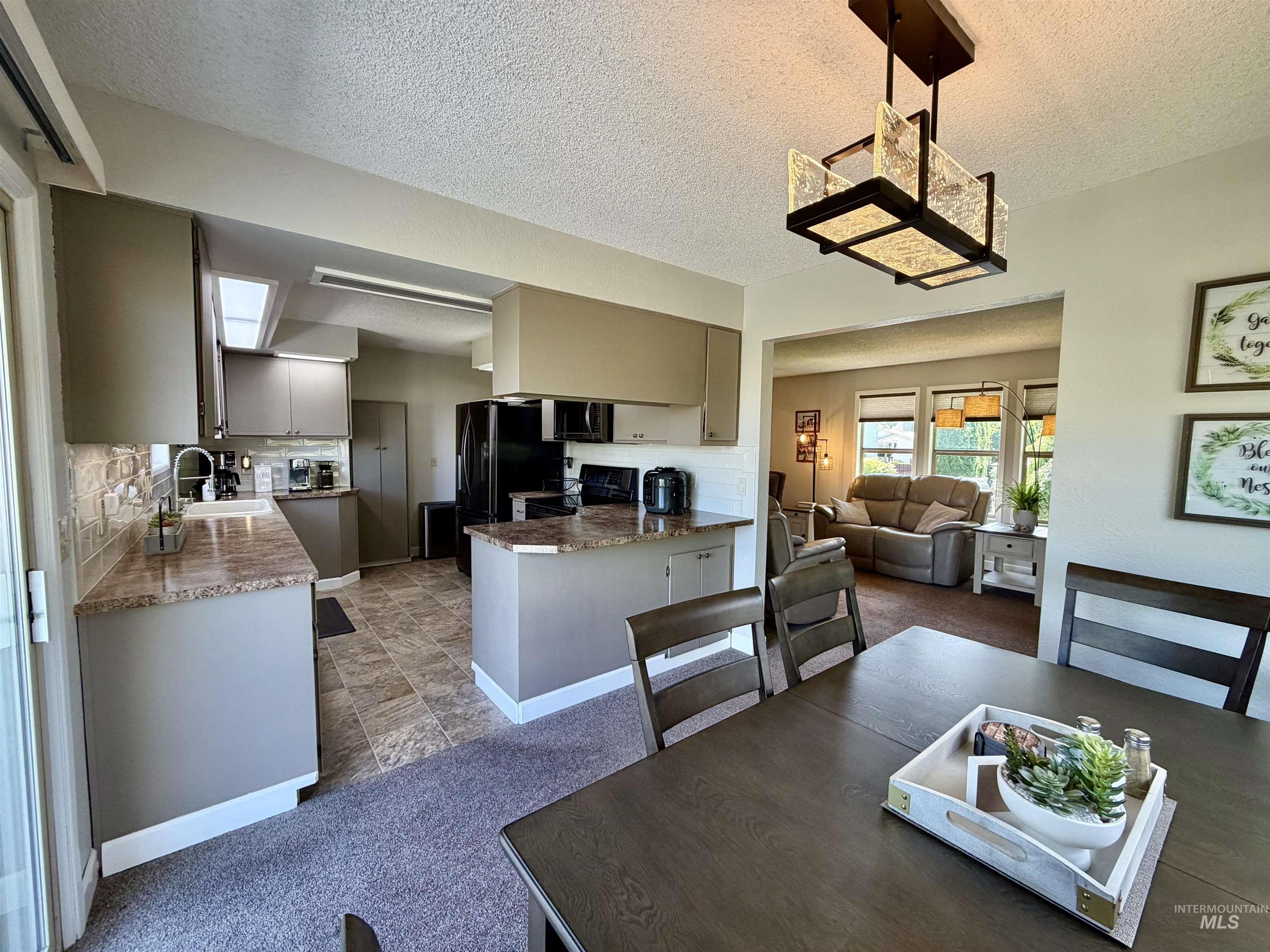 2502 Seaport Drive, Lewiston, Idaho 83501, 3 Bedrooms, 2.5 Bathrooms, Residential For Sale, Price $469,000,MLS 98988584