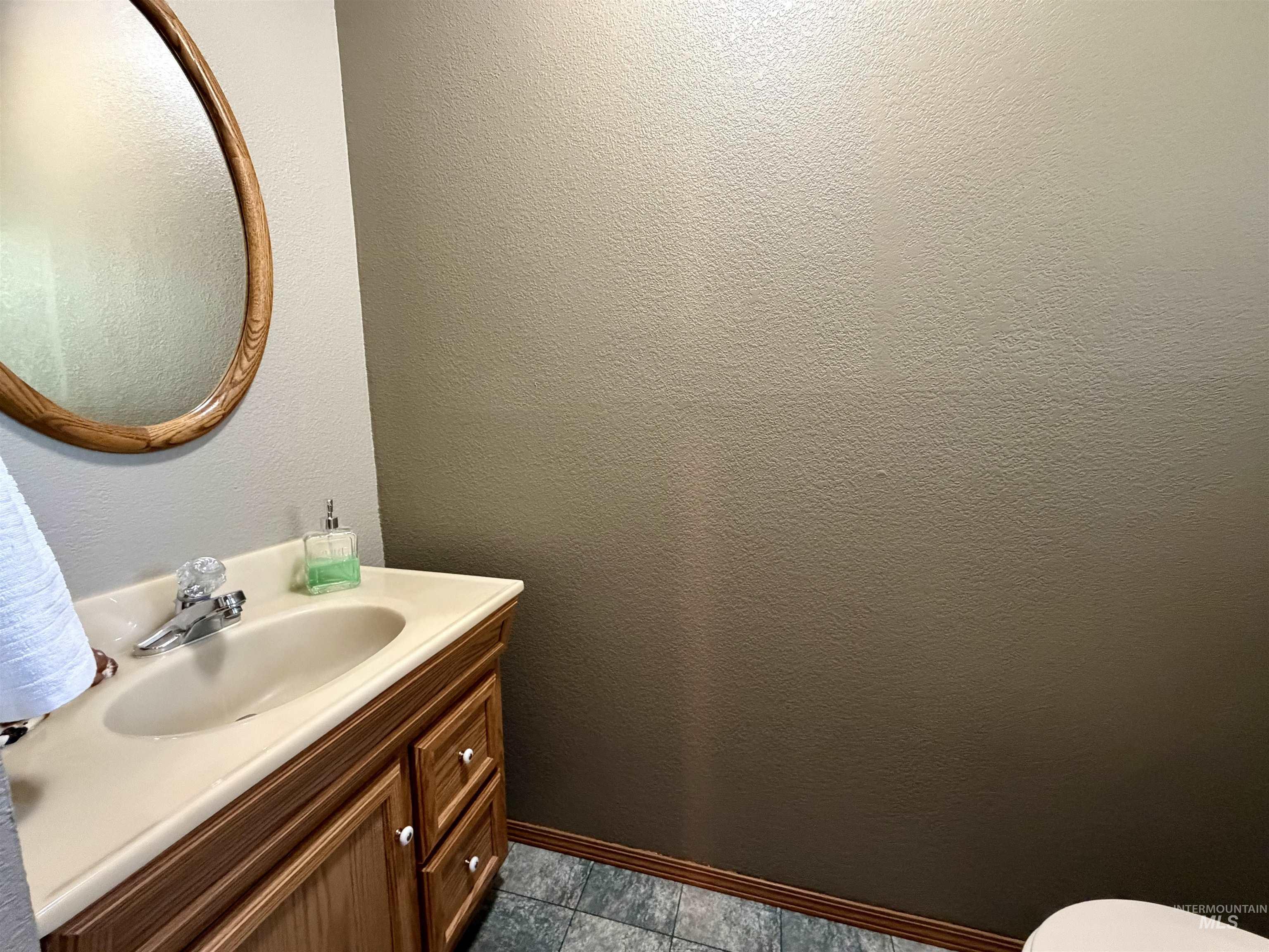 2502 Seaport Drive, Lewiston, Idaho 83501, 3 Bedrooms, 2.5 Bathrooms, Residential For Sale, Price $469,000,MLS 98988584