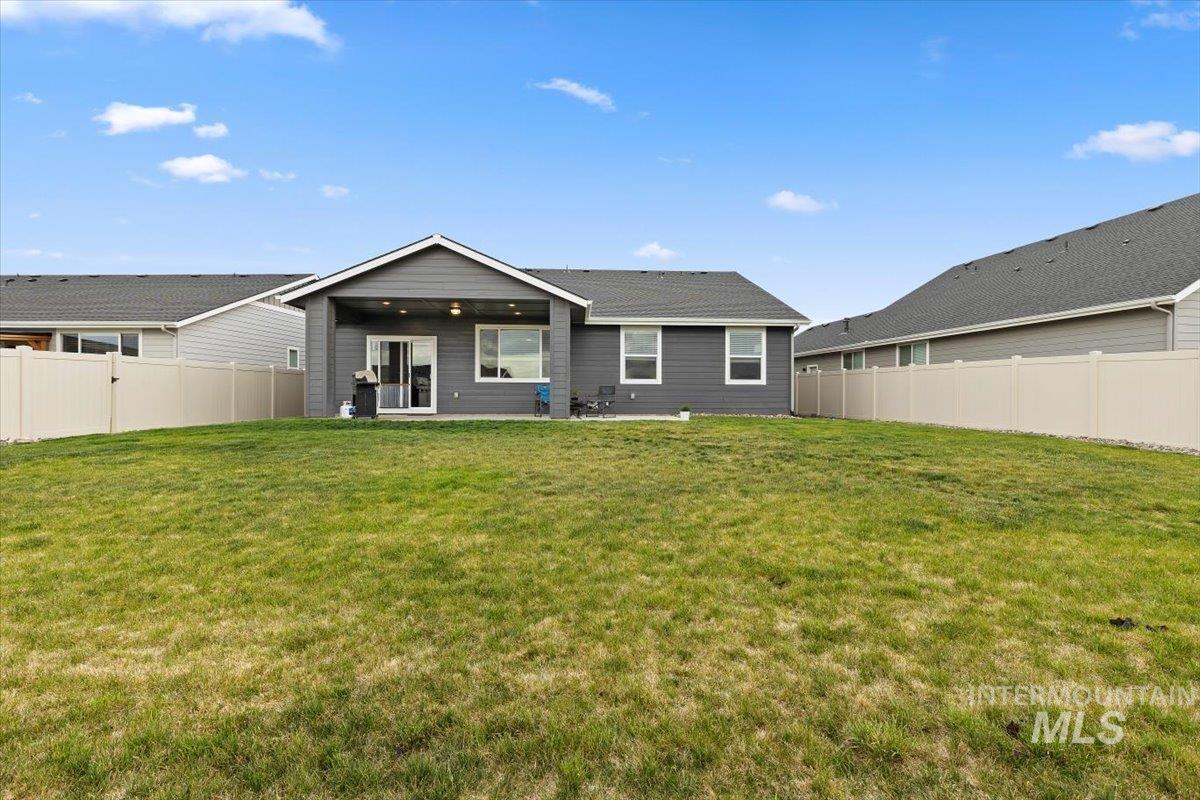 11604 W San Remo Dr., Nampa, Idaho 83686, 3 Bedrooms, 2 Bathrooms, Residential For Sale, Price $485,000,MLS 98988586