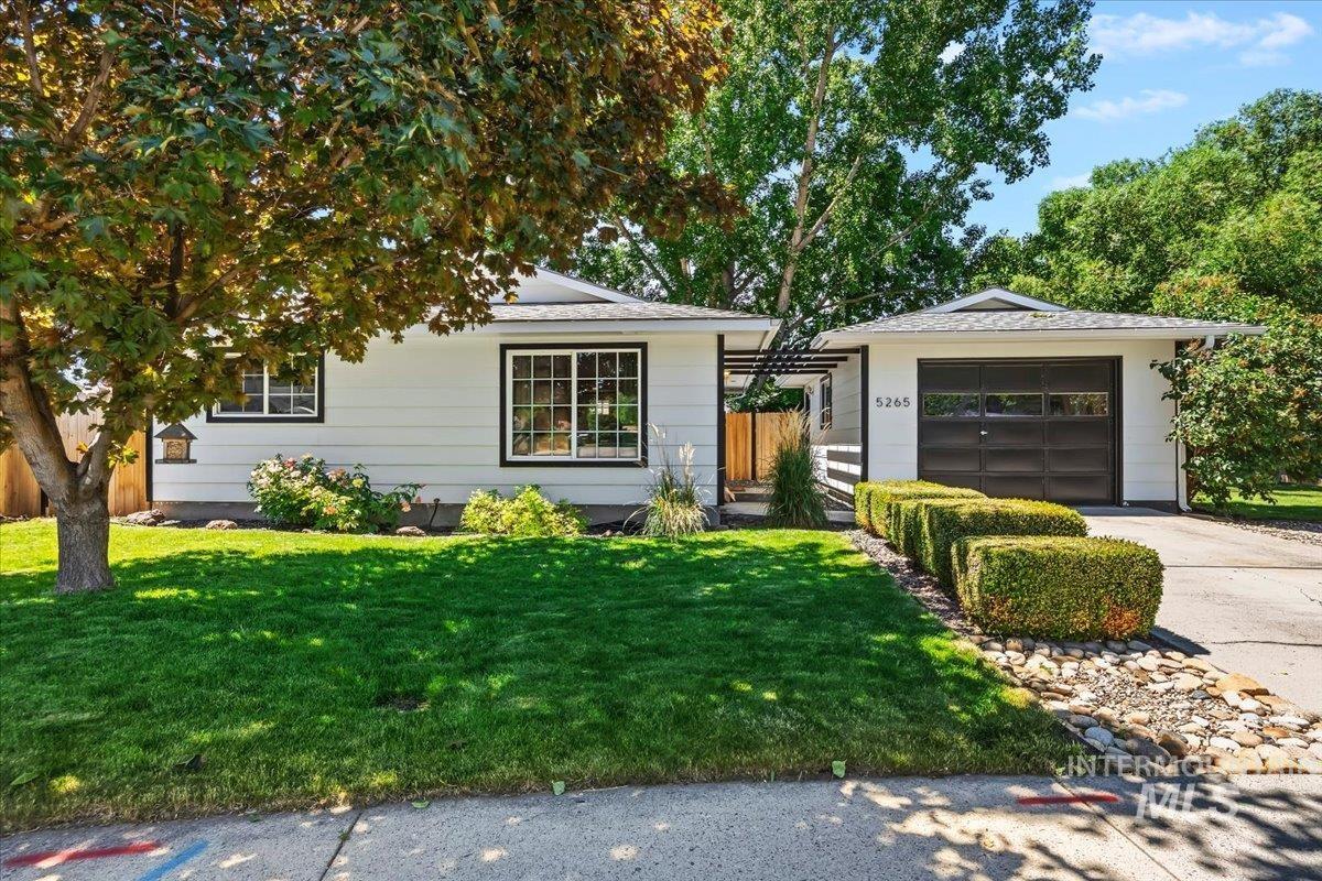 5265 W Hadlock, Boise, Idaho 83703, 2 Bedrooms, 1 Bathroom, Residential For Sale, Price $380,000,MLS 98988587