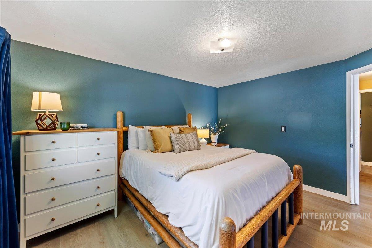 5265 W Hadlock, Boise, Idaho 83703, 2 Bedrooms, 1 Bathroom, Residential For Sale, Price $380,000,MLS 98988587