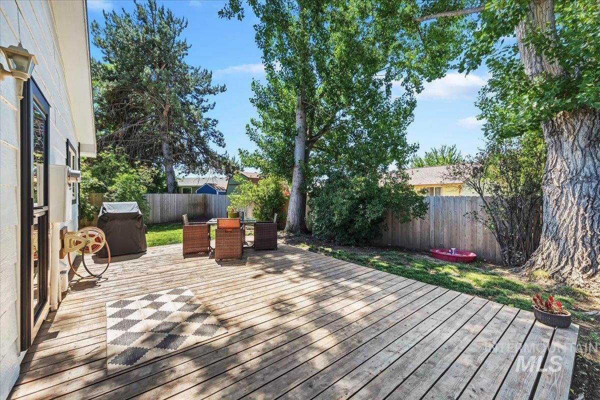 5265 W Hadlock, Boise, Idaho 83703, 2 Bedrooms, 1 Bathroom, Residential For Sale, Price $380,000,MLS 98988587