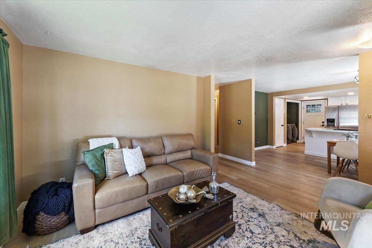 5265 W Hadlock, Boise, Idaho 83703, 2 Bedrooms, 1 Bathroom, Residential For Sale, Price $380,000,MLS 98988587