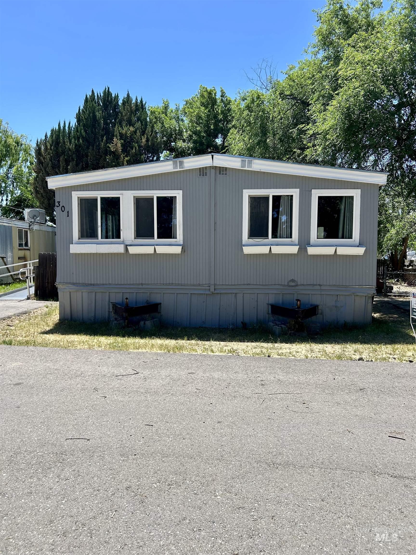 301 E 38th Street, Garden City, Idaho 83714, 3 Bedrooms, 2 Bathrooms, Residential For Sale, Price $89,900, 98988589