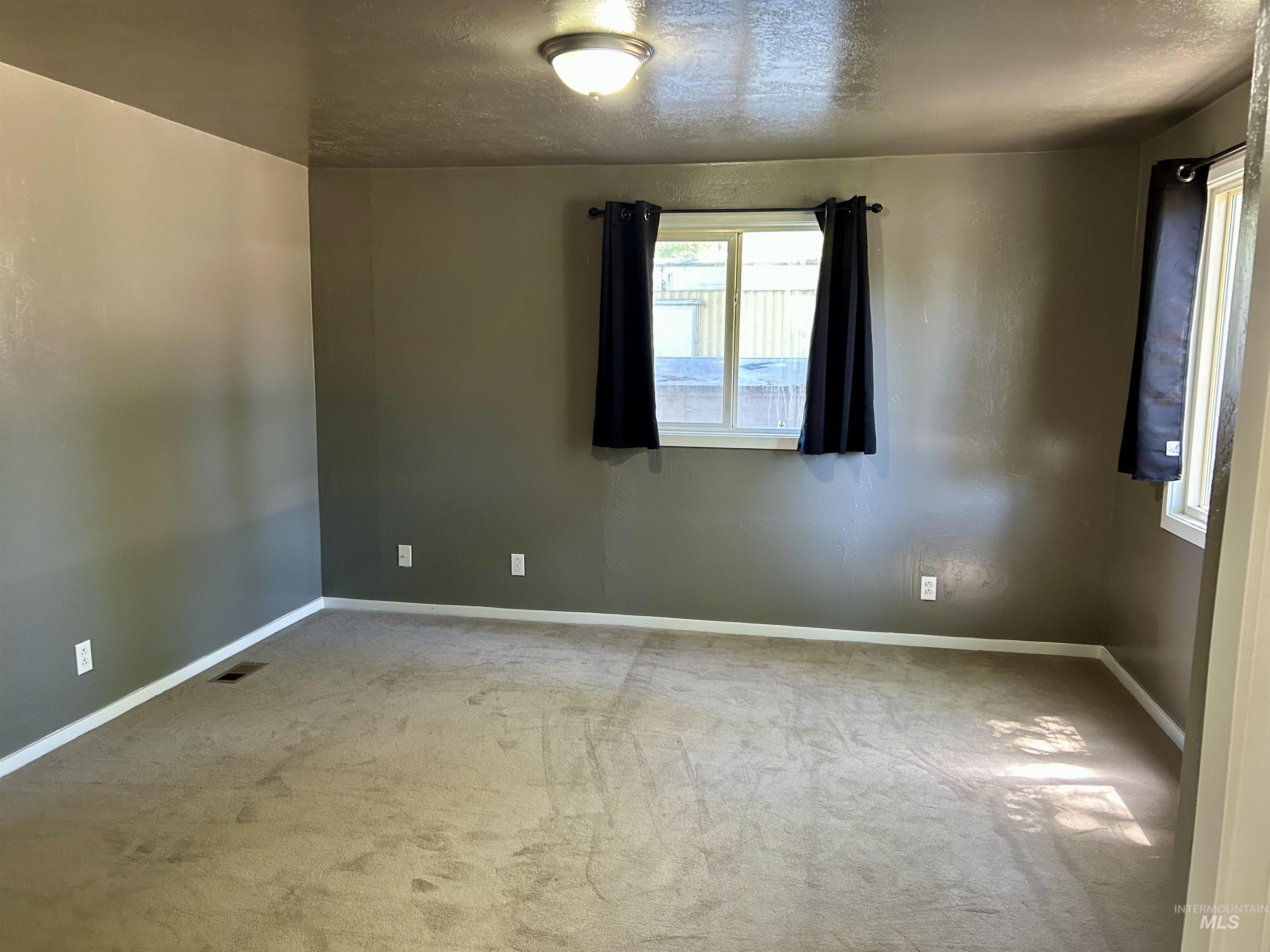 301 E 38th Street, Garden City, Idaho 83714, 3 Bedrooms, 2 Bathrooms, Residential For Sale, Price $89,900, 98988589