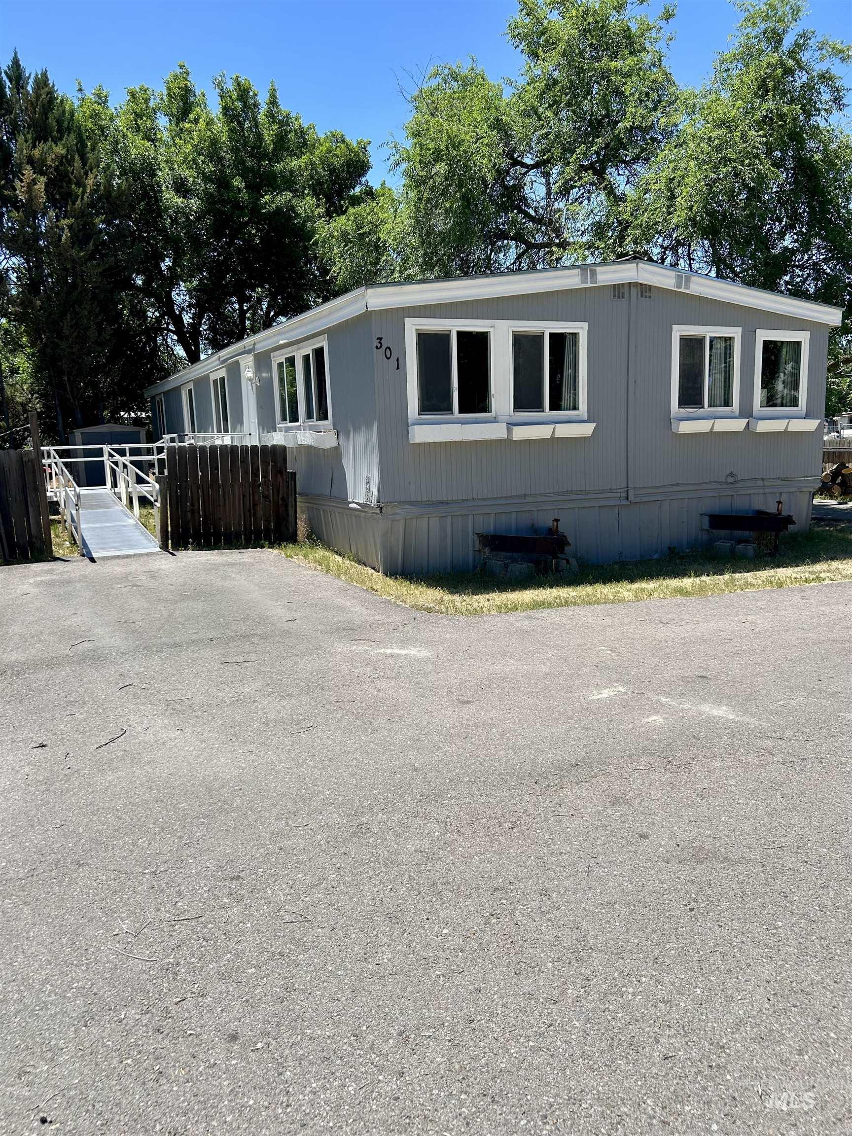 301 E 38th Street, Garden City, Idaho 83714, 3 Bedrooms, 2 Bathrooms, Residential For Sale, Price $89,900, 98988589