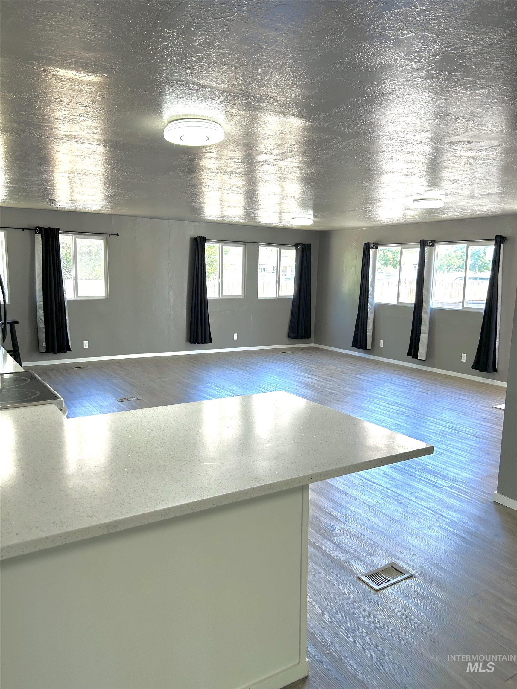 301 E 38th Street, Garden City, Idaho 83714, 3 Bedrooms, 2 Bathrooms, Residential For Sale, Price $89,900, 98988589