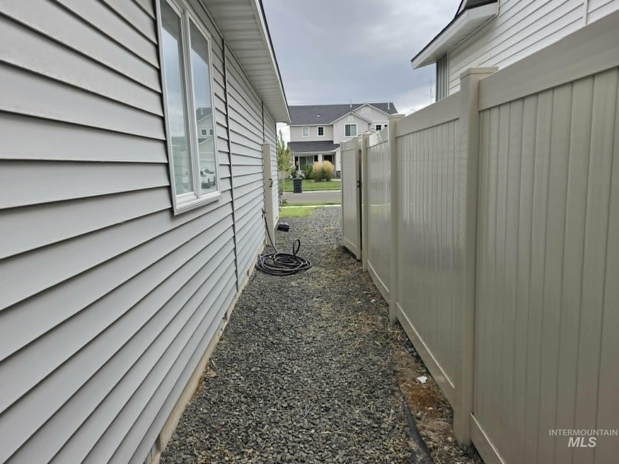 546 S Bangor Way, Nampa, Idaho 83687, 4 Bedrooms, 2 Bathrooms, Residential Income For Sale, Price $415,000, 98988590